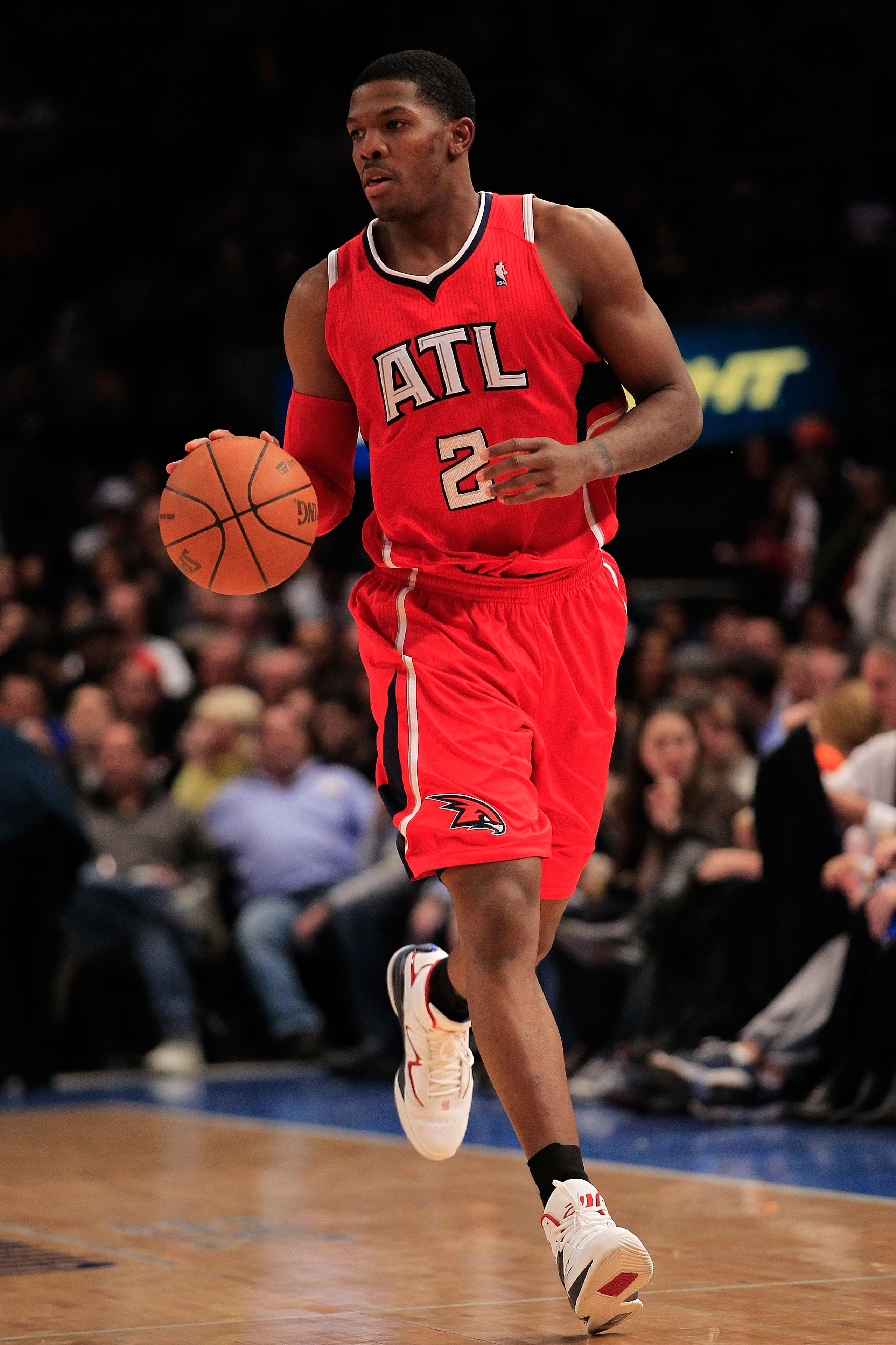 NEW YORK, NY - FEBRUARY 16:  Joe Johnson #2 of the Atlanta Hawks dribbles the ball against the New York Knicks at Madison Square Garden on February 16, 2011 in New York City. NOTE TO USER: User expressly acknowledges and agrees that, by downloading and/or