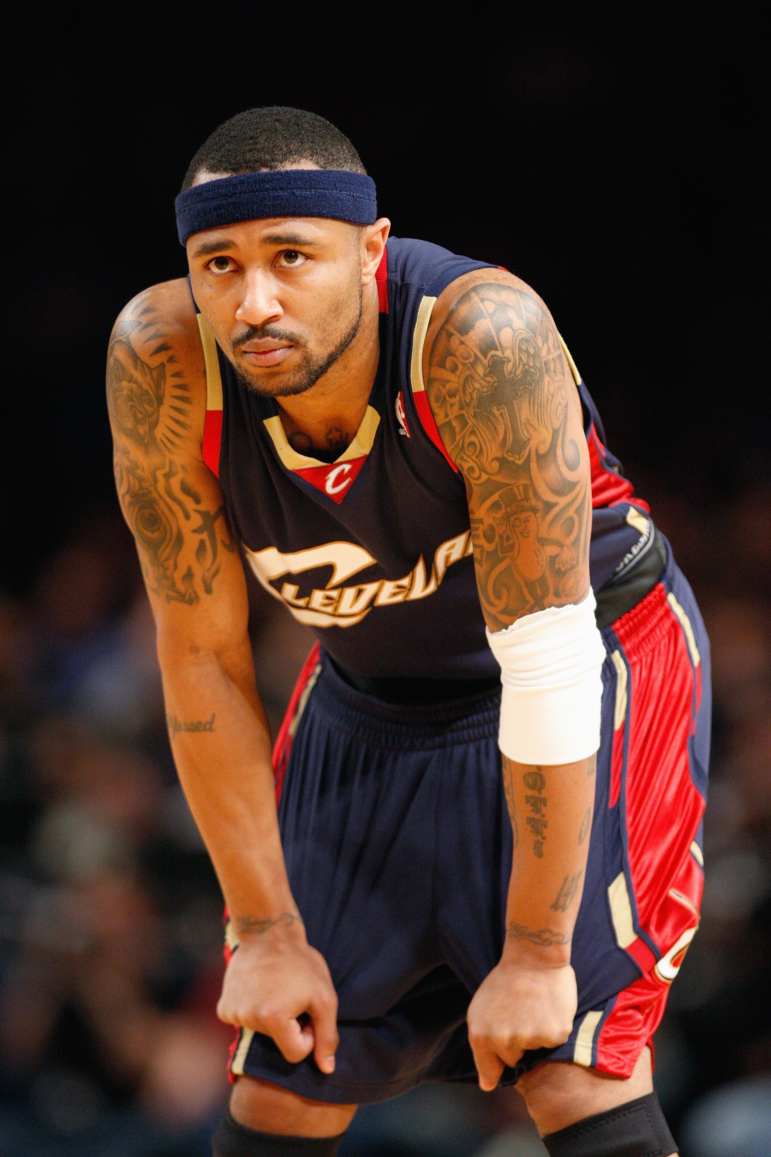 NEW YORK - FEBRUARY 4:  Mo Williams #2 of the Cleveland Cavaliers looks on during the game against the New York Knicks on February 4, 2009 at Madison Square Garden in New York City. NOTE TO USER: User expressly acknowledges and agrees that, by downloading