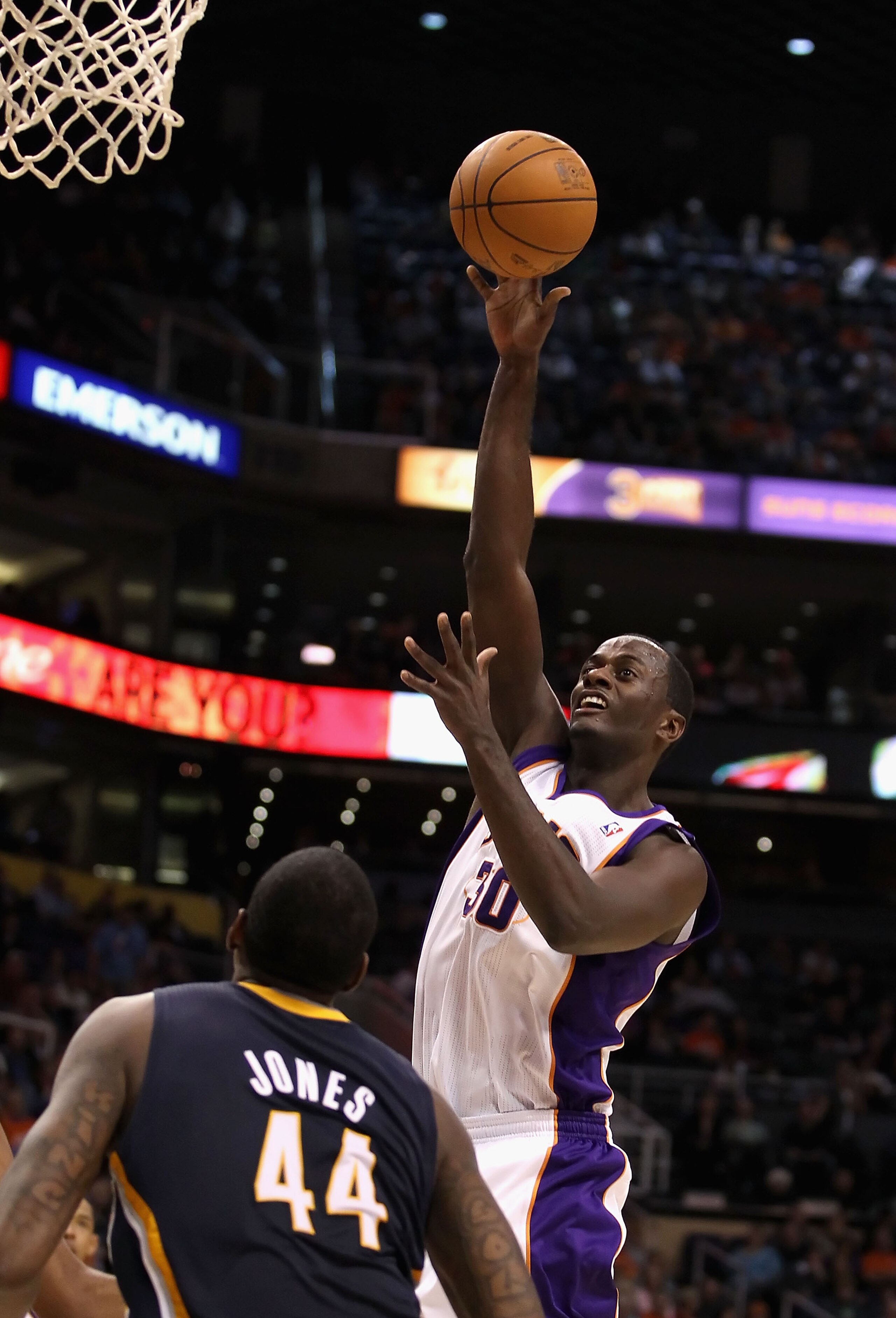 PHOENIX - DECEMBER 03: Earl Barron #30 of the Phoenix Suns puts up a shot during the NBA game against the Indiana Pacers at US Airways Center on December 3, 2010 in Phoenix, Arizona. NOTE TO USER: User expressly acknowledges and agrees that, by downloadi PHOENIX - DECEMBER 03: Earl Barron #30 of the Phoenix Suns puts up a shot during the NBA game against the Indiana Pacers at US Airways Center on December 3, 2010 in Phoenix, Arizona. NOTE TO USER: User expressly acknowledges and agrees that, by downloadi