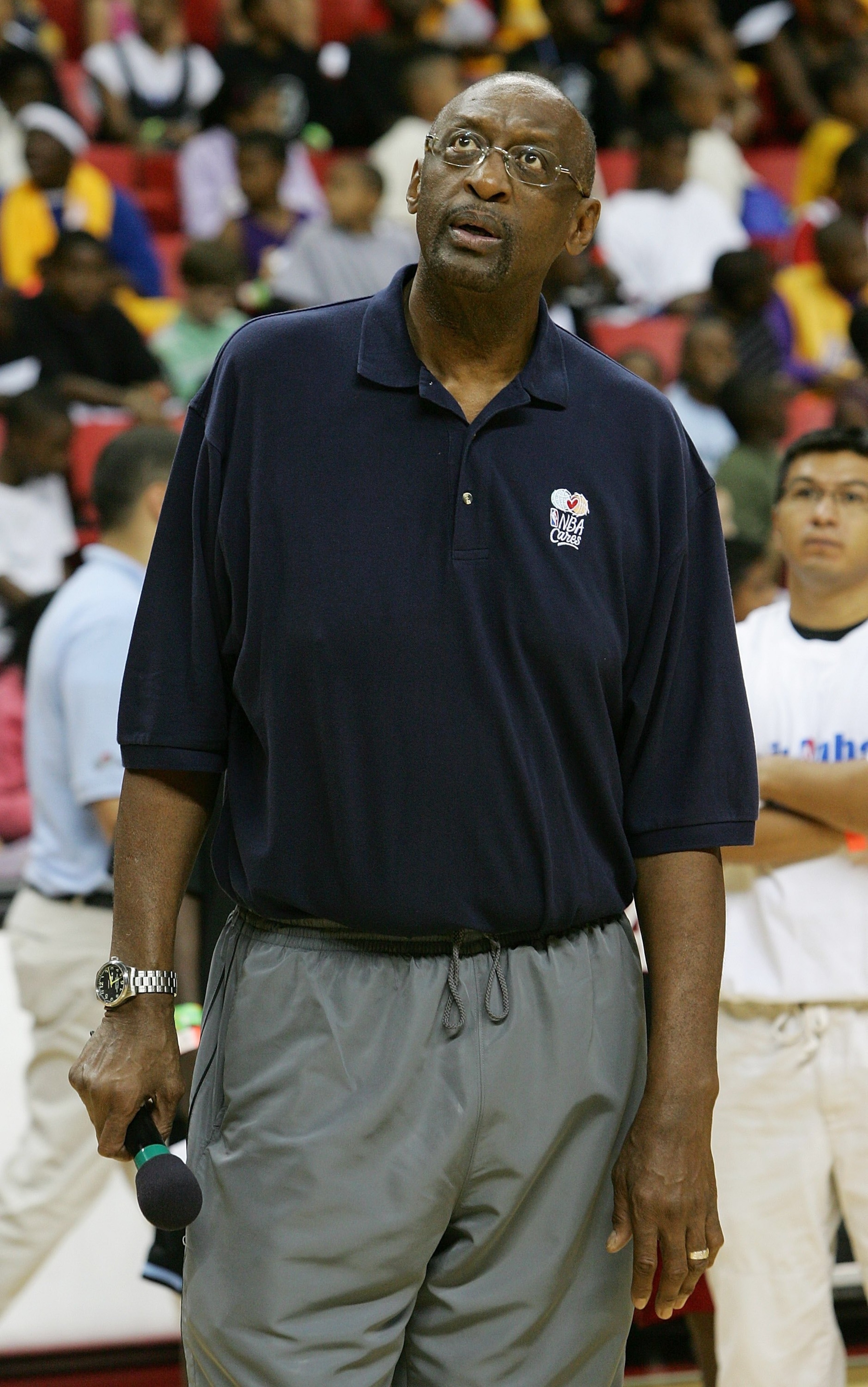 LAS VEGAS - OCTOBER 15:  NBA legend Bob Lanier watches kids shoot baskets during the tip-off of the 2006-2007 Jr. NBA/Jr. WNBA season prior to the Los Angeles Lakers and Phoenix Suns preseason game at the Thomas & Mack Center October 15, 2006 in Las Vegas