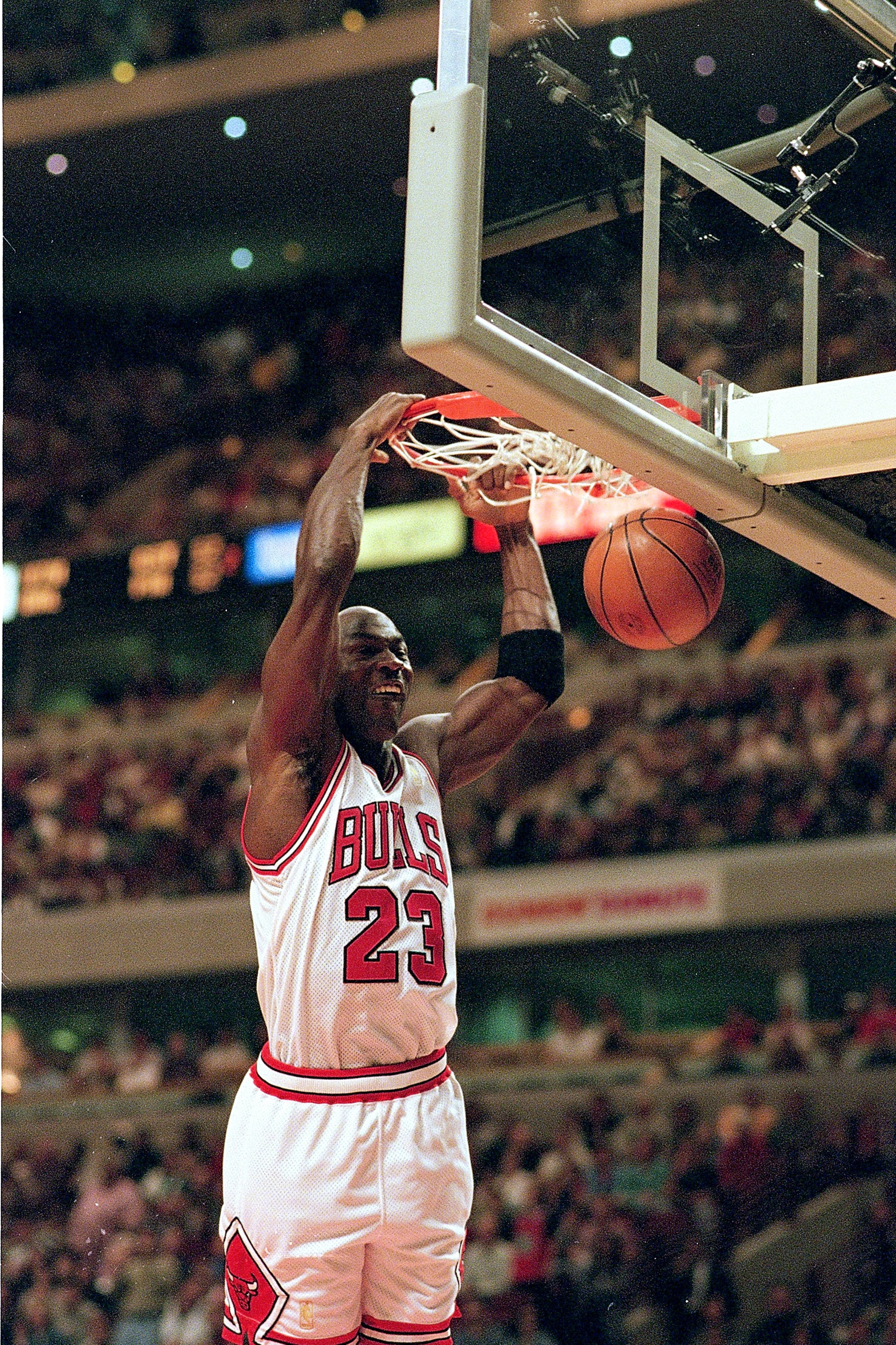 26 Oct 1996: Michael Jordan #23 of the Chicago Bulls dunks the ball during the game against the Sacramento Kings at the United Center in Chicago, Illinois. The Bulls defeated the Kings 97-91. Mandatory Credit: Jonathan Daniel /Allsport 26 Oct 1996: Michael Jordan #23 of the Chicago Bulls dunks the ball during the game against the Sacramento Kings at the United Center in Chicago, Illinois. The Bulls defeated the Kings 97-91. Mandatory Credit: Jonathan Daniel /Allsport