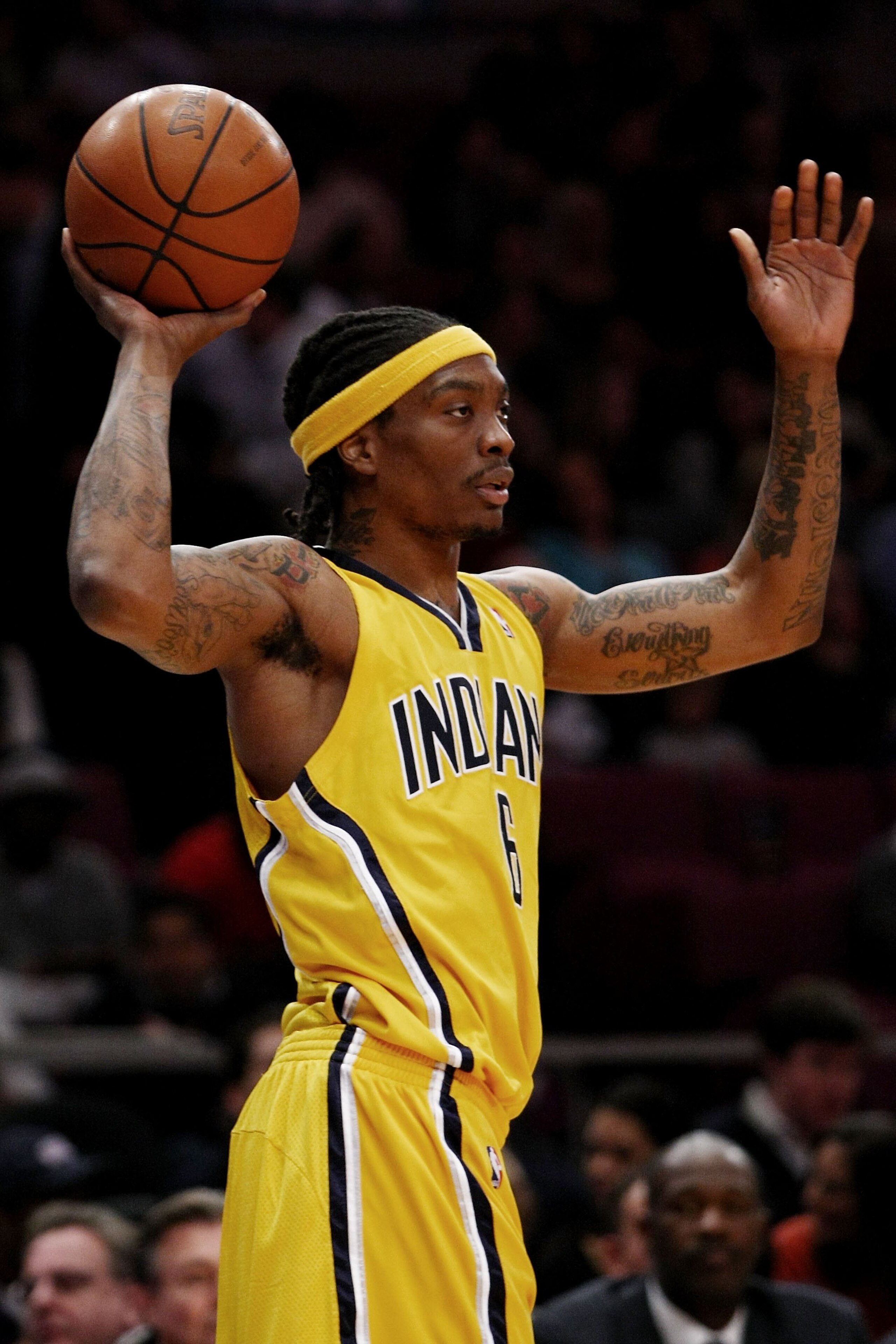 NEW YORK - FEBRUARY 23:  Marquis Daniels #6 of the Indiana Pacers looks to inbound the ball during the game against the New York Knicks at Madison Square Garden February 23, 2009 in New York City.  The Knicks won 123-119.  NOTE TO USER: User expressly ack