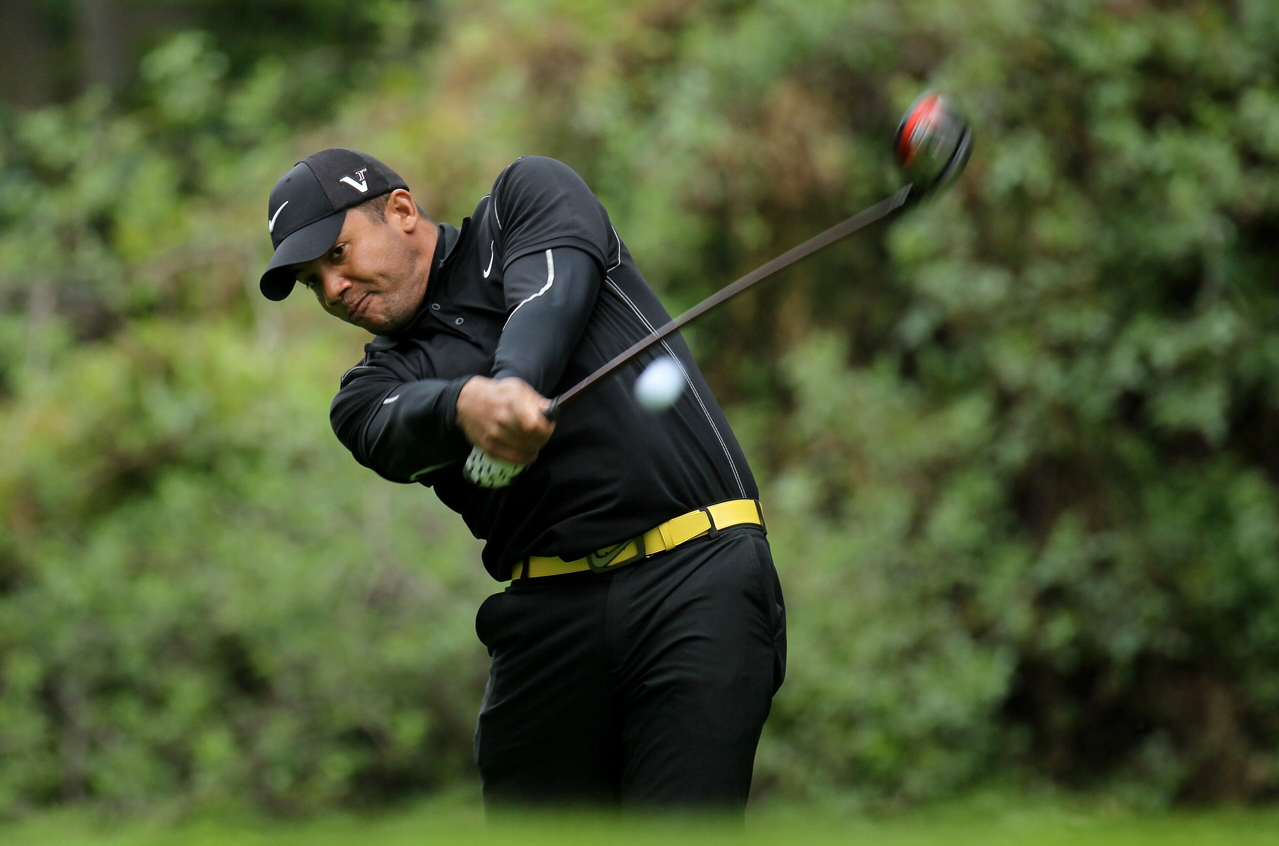 PACIFIC PALISADES, CA - FEBRUARY 18: Jhonattan Vegas of Venezuela hits his tee shot on the 12th hole during round two of the Northern Trust Open at Riviera Country Club on February 18, 2011 in Pacific Palisades, California. (Photo by Stephen Dunn/Getty PACIFIC PALISADES, CA - FEBRUARY 18: Jhonattan Vegas of Venezuela hits his tee shot on the 12th hole during round two of the Northern Trust Open at Riviera Country Club on February 18, 2011 in Pacific Palisades, California. (Photo by Stephen Dunn/Getty