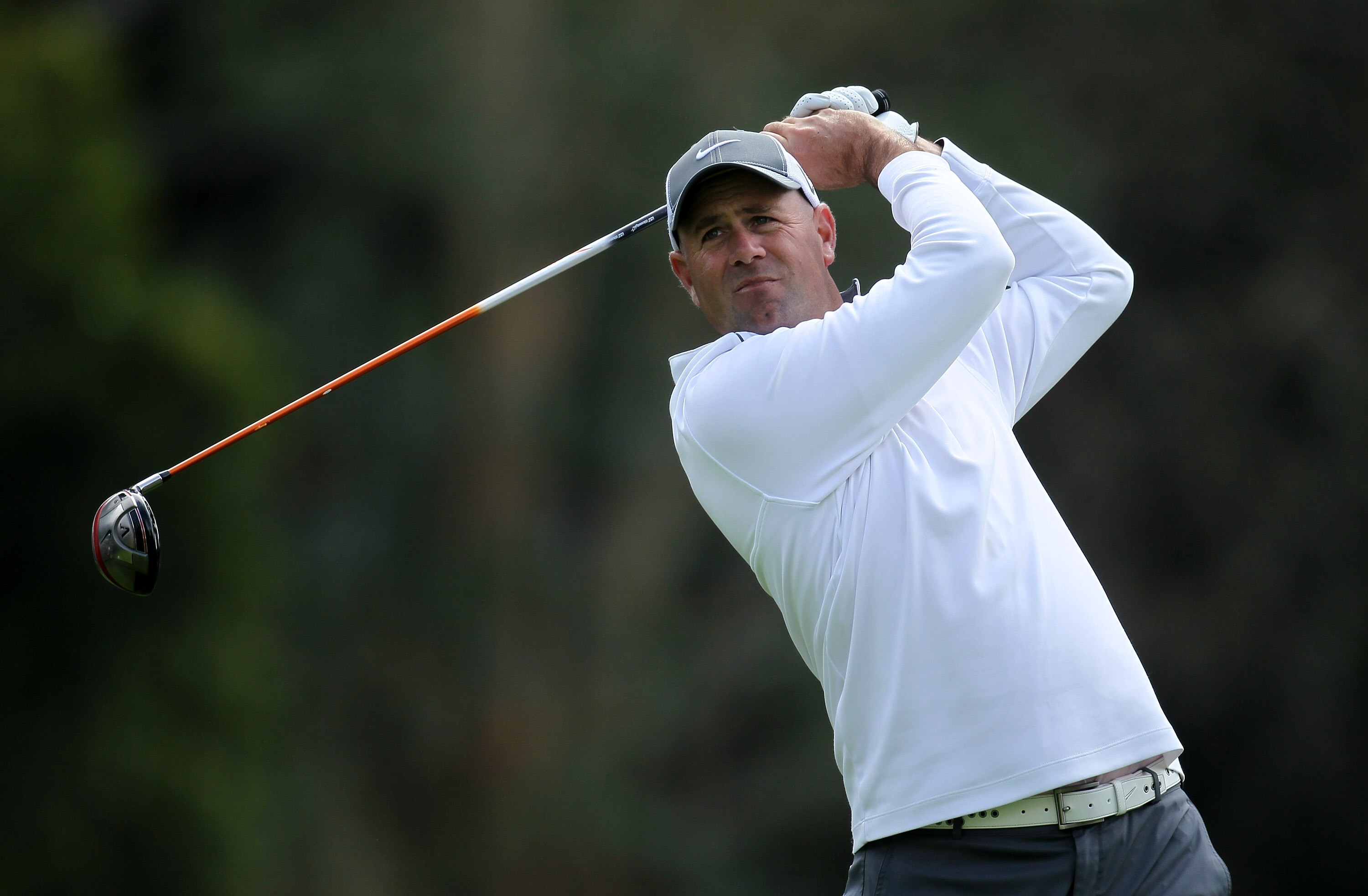 PACIFIC PALISADES, CA - FEBRUARY 19:  Stewart Cink hits his tee shot on the ninth hole during round three of the Northern Trust Open at Riviera Country Club on February 19, 2011 in Pacific Palisades, California.  (Photo by Stephen Dunn/Getty Images)