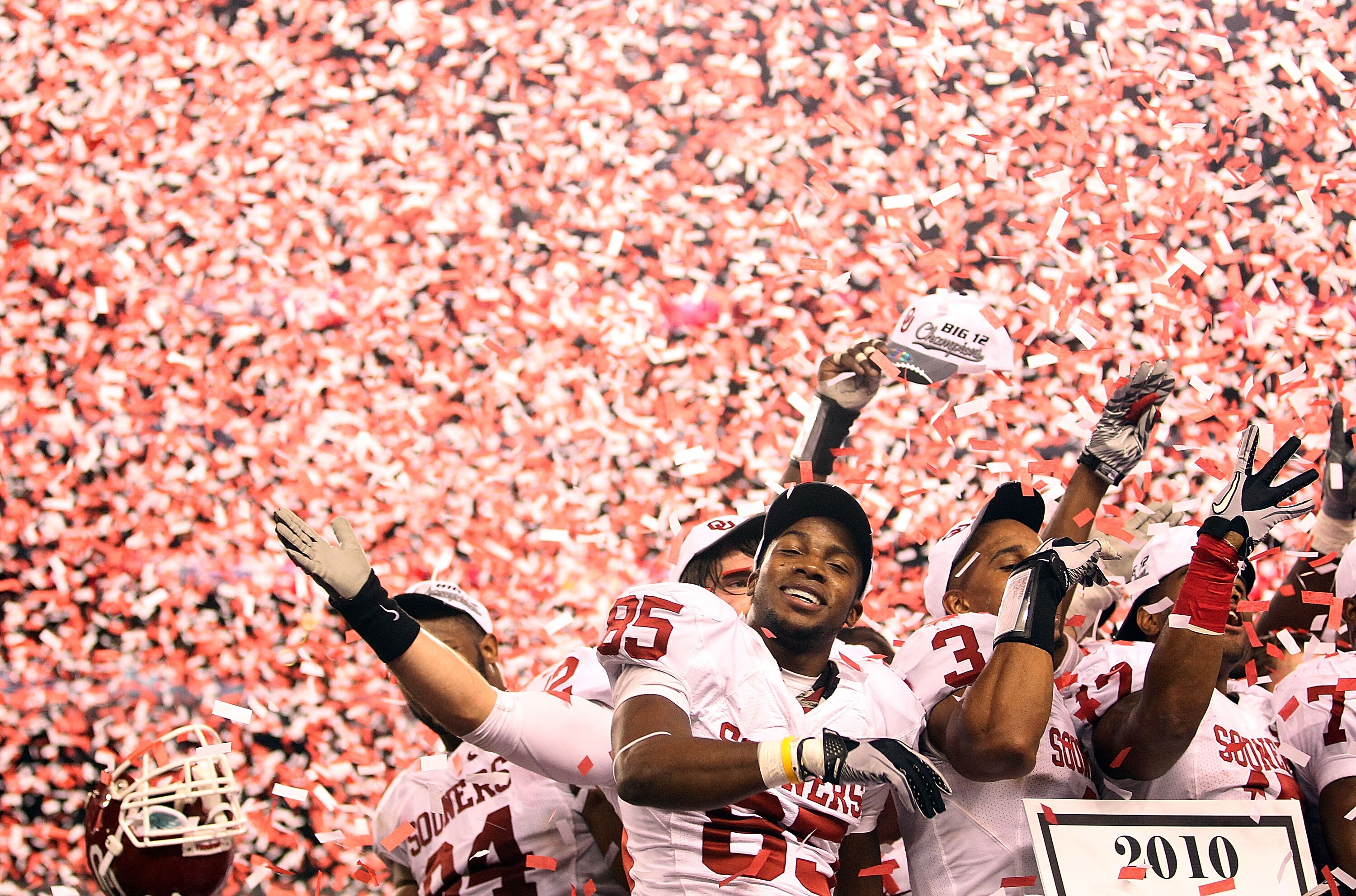 ARLINGTON, TX - DECEMBER 04:  Wide receiver Ryan Broyles #85 of the Oklahoma Sooners celebrates a 23-20 win against the Nebraska Cornhuskers during the Big 12 Championship at Cowboys Stadium on December 4, 2010 in Arlington, Texas.  (Photo by Ronald Marti