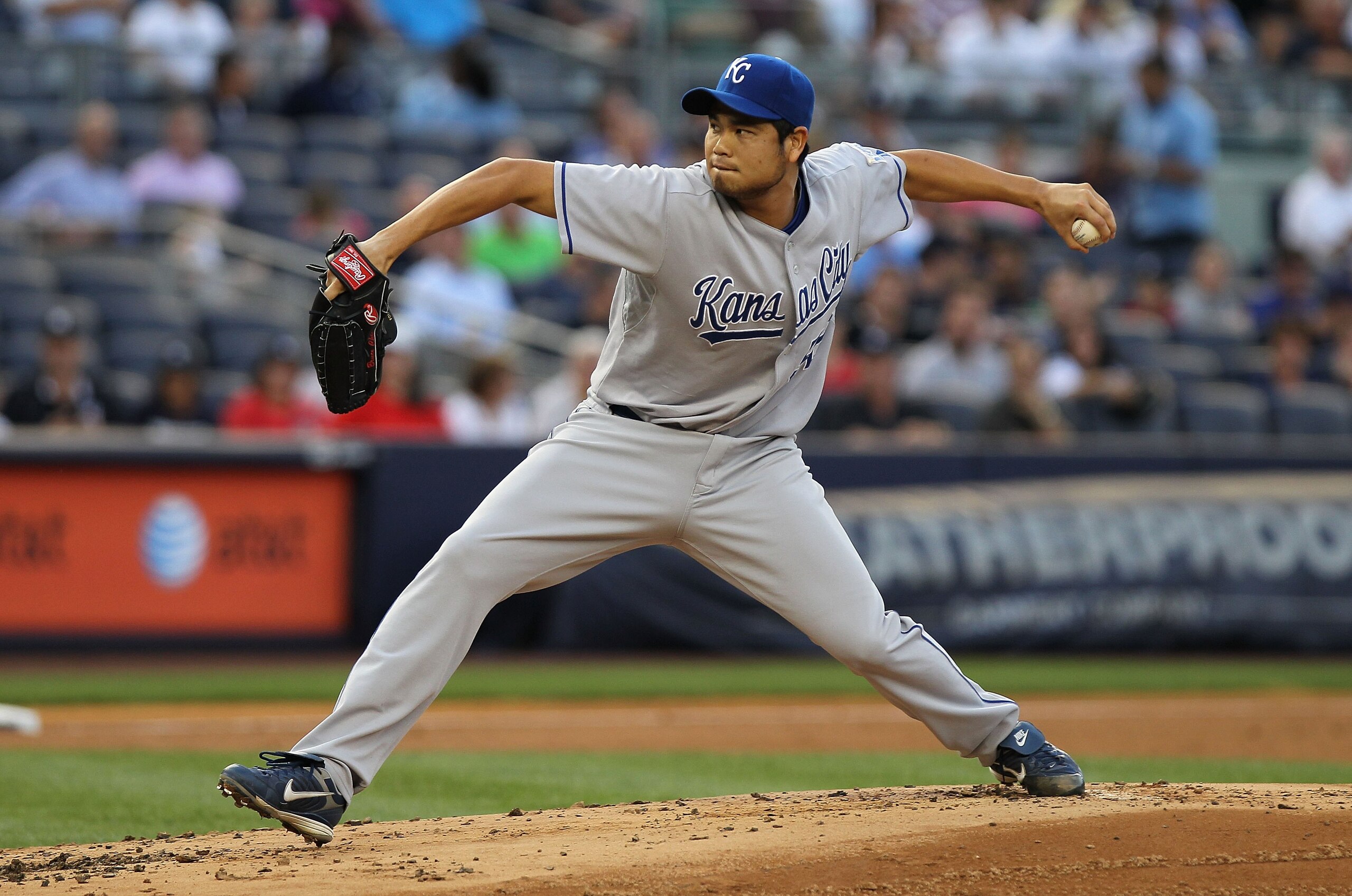 NEW YORK - JULY 22:  Bruce Chen #52 of the Kansas City Royals pitches against the New York Yankees at Yankee Stadium on July 22, 2010 in the Bronx borough of New York City.  (Photo by Nick Laham/Getty Images)