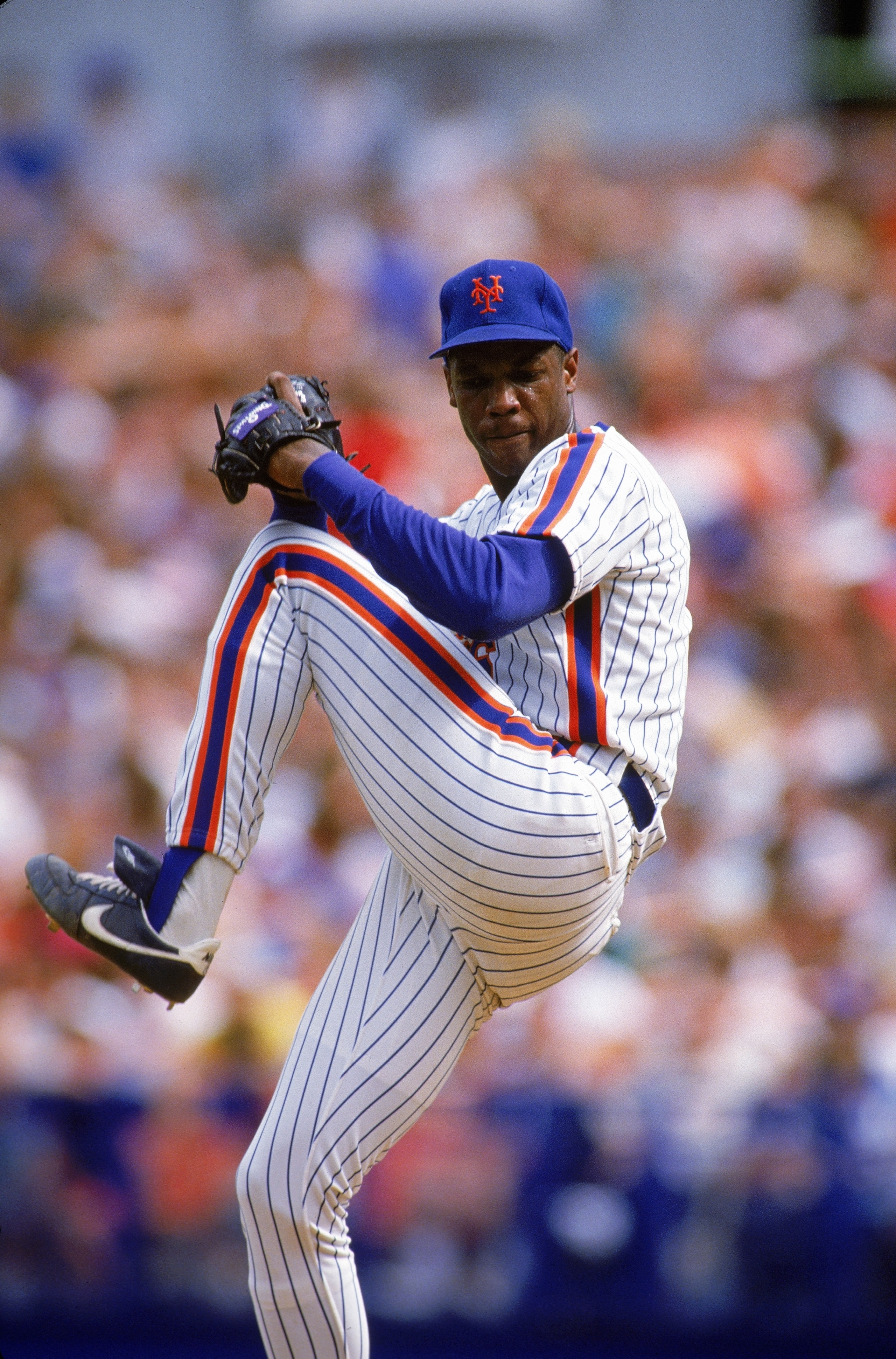 FLUSHING, NY - AUGUST: Dwight Gooden #16 of the New York Mets pitches during an August 1988 game at Shea Stadium in Flushing, New York. (Photo by Mike Powell/Getty Images) FLUSHING, NY - AUGUST: Dwight Gooden #16 of the New York Mets pitches during an August 1988 game at Shea Stadium in Flushing, New York. (Photo by Mike Powell/Getty Images)
