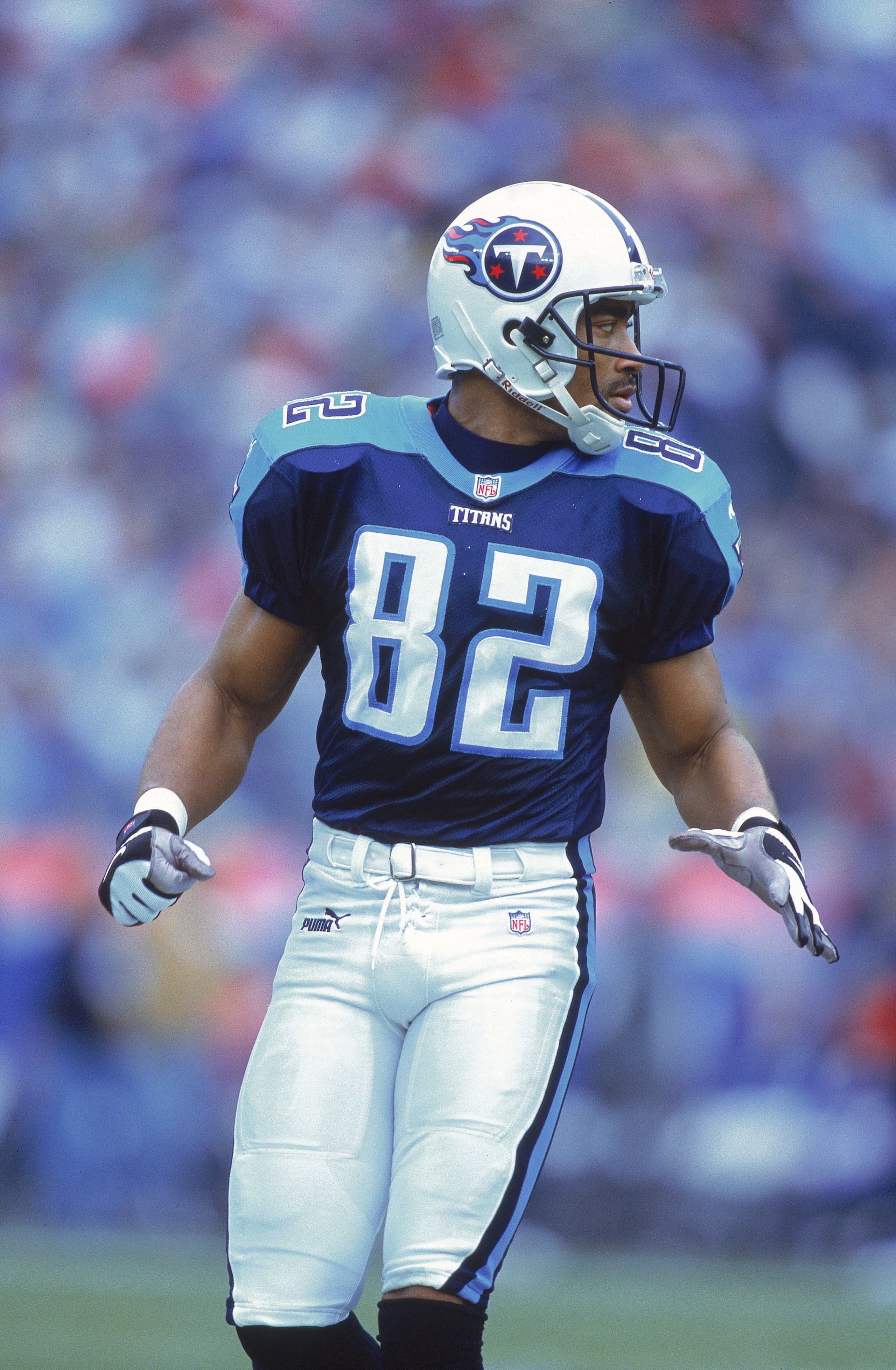 10 Dec 2000:  Yancey Thigpen #82 of the Tennessee Titans looks on the field during the game against the Cincinnati Bengals at the Adelphia Coliseum in Nashville, Tennessee. The Titans defeated the Bengals 35-3.Mandatory Credit: Scott Halleran  /Allsport
