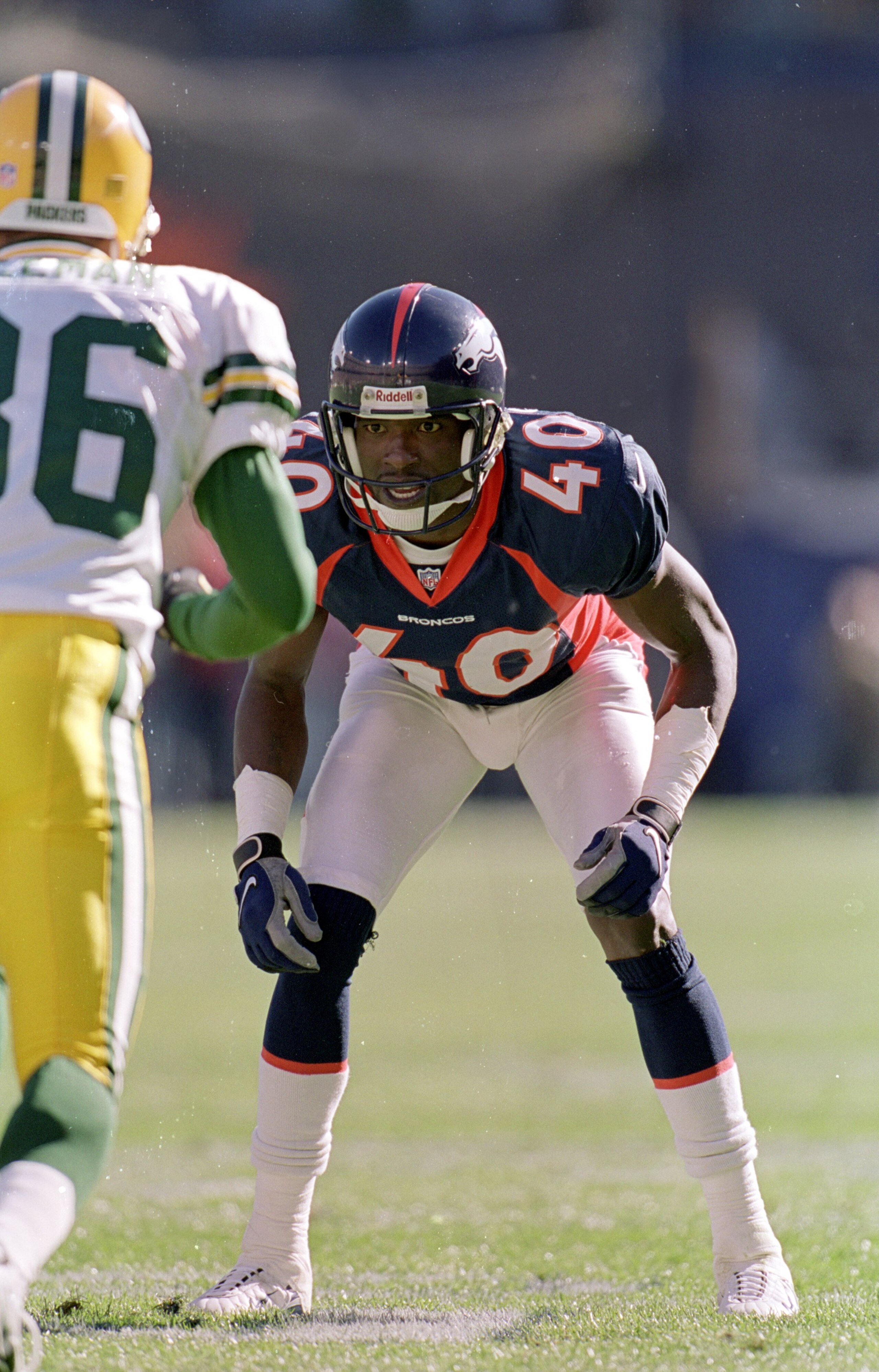 17 Oct 1999: Dale Carter #40 of the Denver Broncos gets ready to move during the game against the Green Bay Packers at the Mile High Stadium in Denver, Colorado. The Broncos defeated the Packers 31-10.