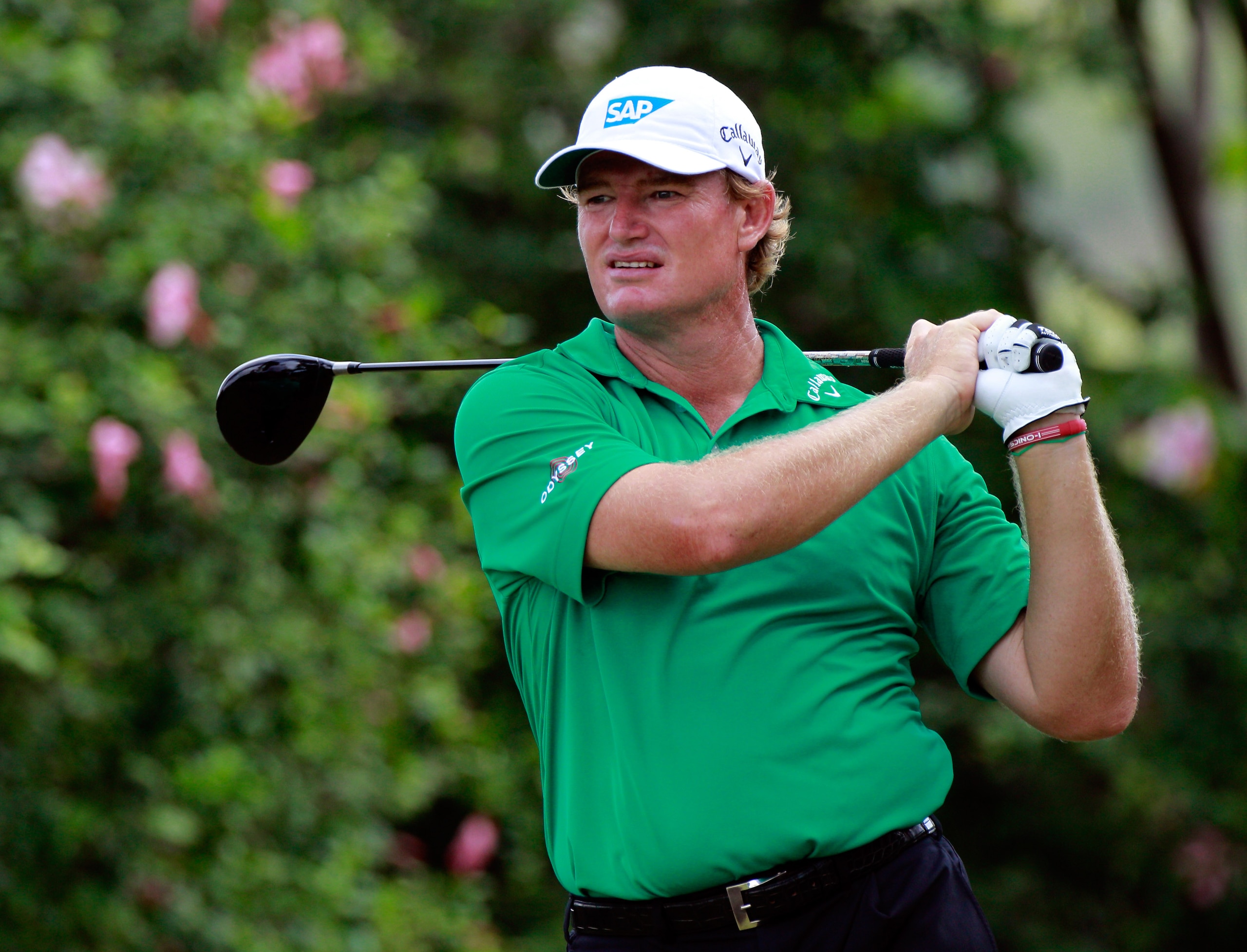 HONOLULU, HI - JANUARY 14:  Ernie Els of South Africa plays a shot during the first round of the Sony Open at Waialae Country Club on January 14, 2011 in Honolulu, Hawaii.  (Photo by Sam Greenwood/Getty Images)