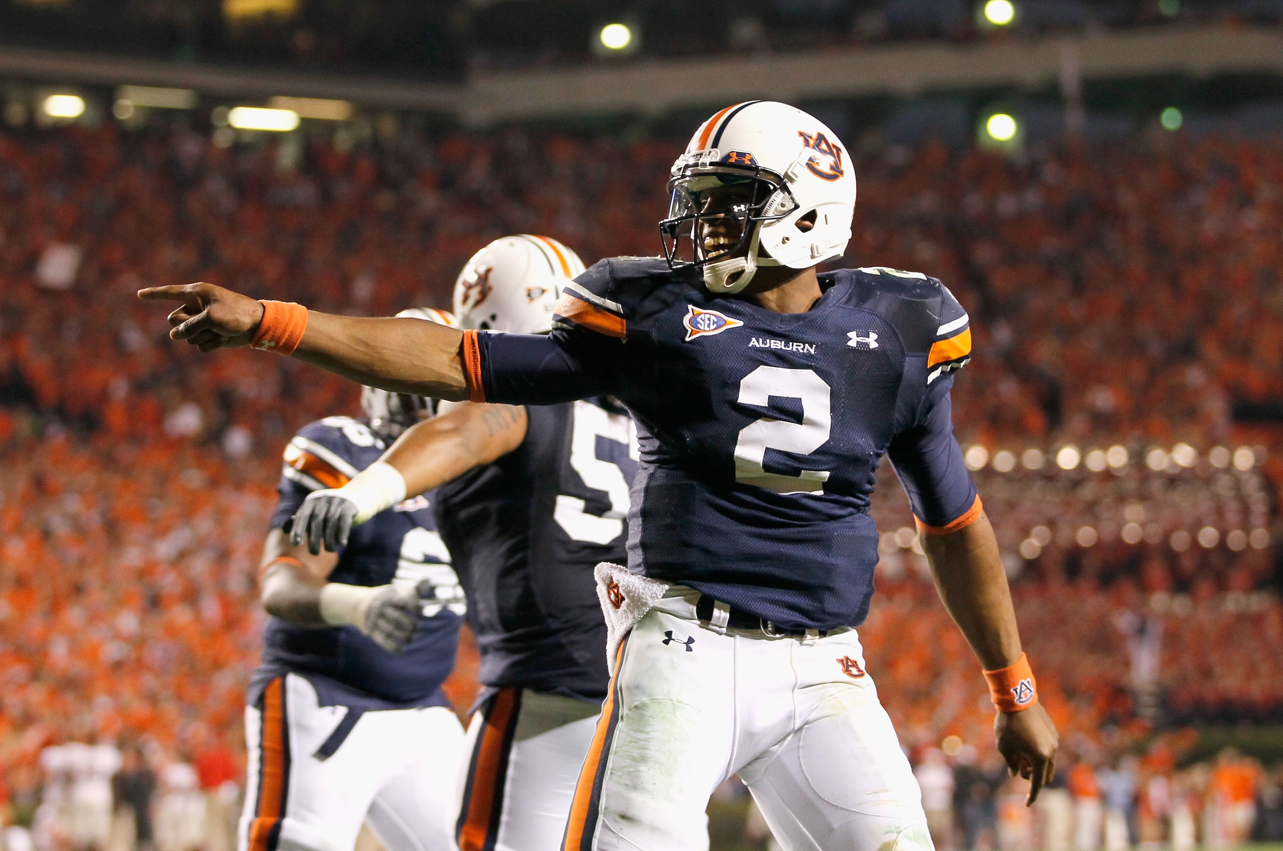 AUBURN, AL - NOVEMBER 13:  Quarterback Cam Newton #2 of the Auburn Tigers against the Georgia Bulldogs at Jordan-Hare Stadium on November 13, 2010 in Auburn, Alabama.  (Photo by Kevin C. Cox/Getty Images)