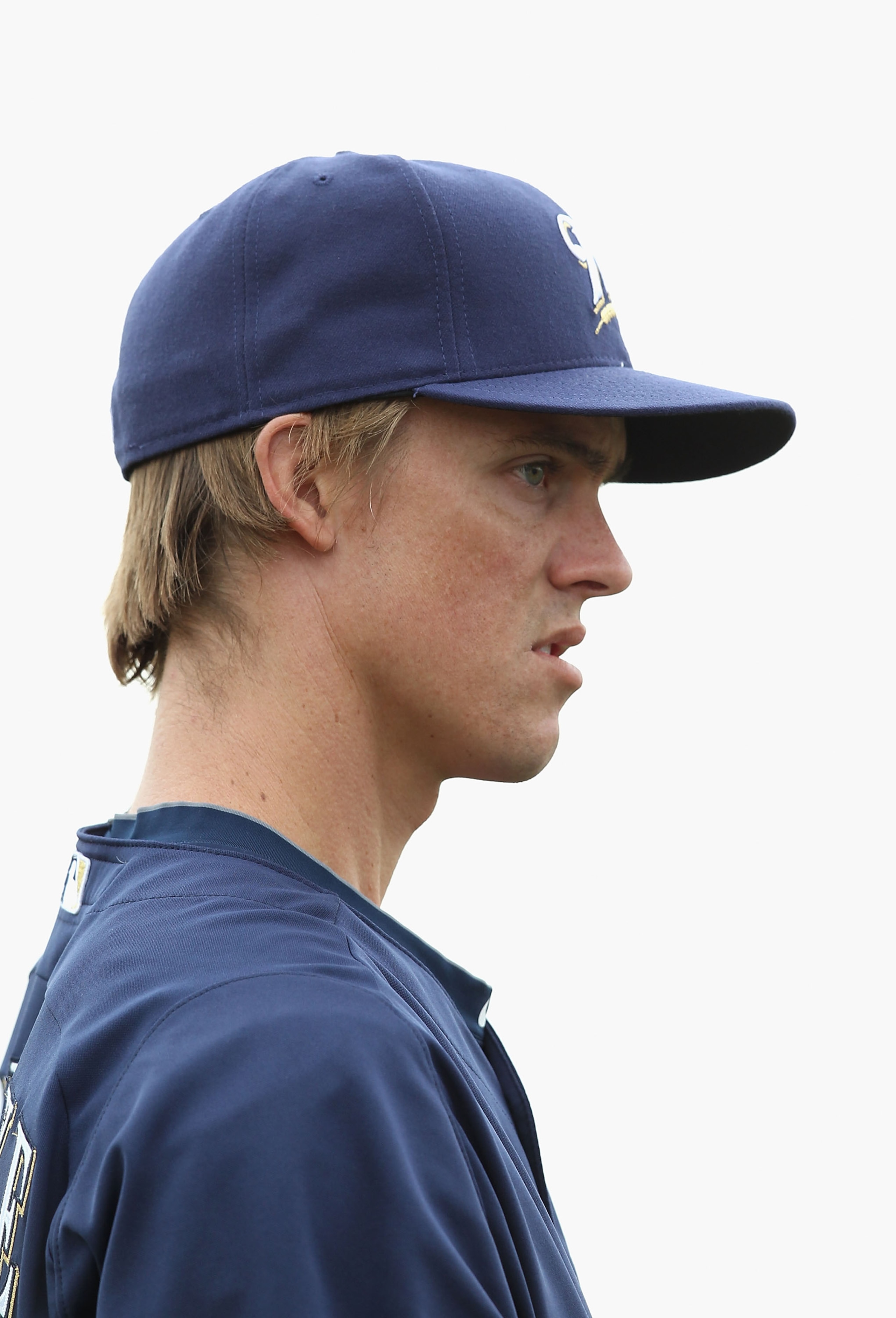 PHOENIX, AZ - FEBRUARY 18:  Pitcher Zack Greinke #13 of the Milwaukee Brewers warms up during a MLB spring training practice at Maryvale Baseball Park on February 18, 2011 in Phoenix, Arizona.  (Photo by Christian Petersen/Getty Images)