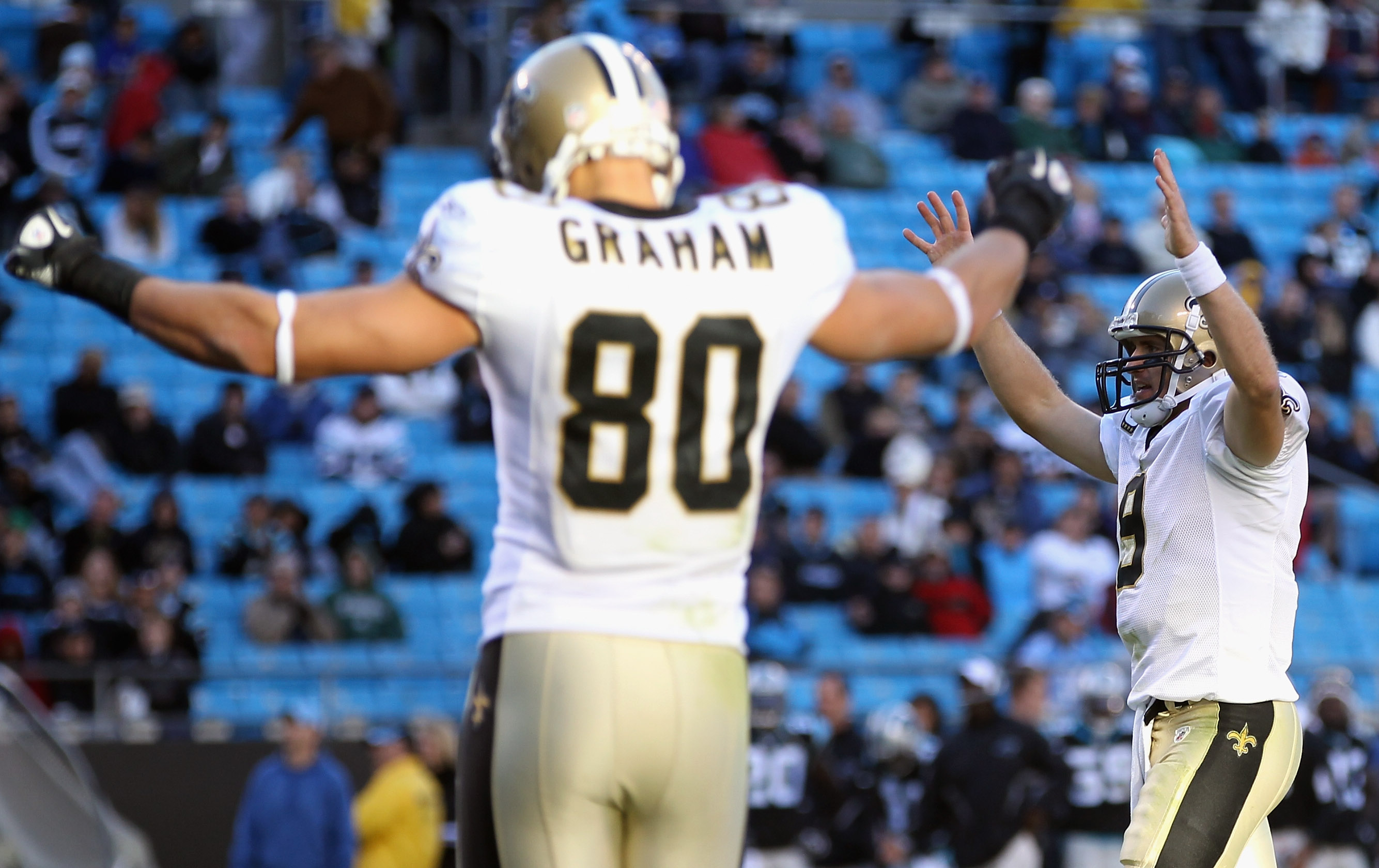 Oct 31, 2010: New Orleans Saints tight end Jeremy Shockey (88) pats New  Orleans Saints quarterback Drew Brees (9) on the head during a break in  game action between the New Orleans