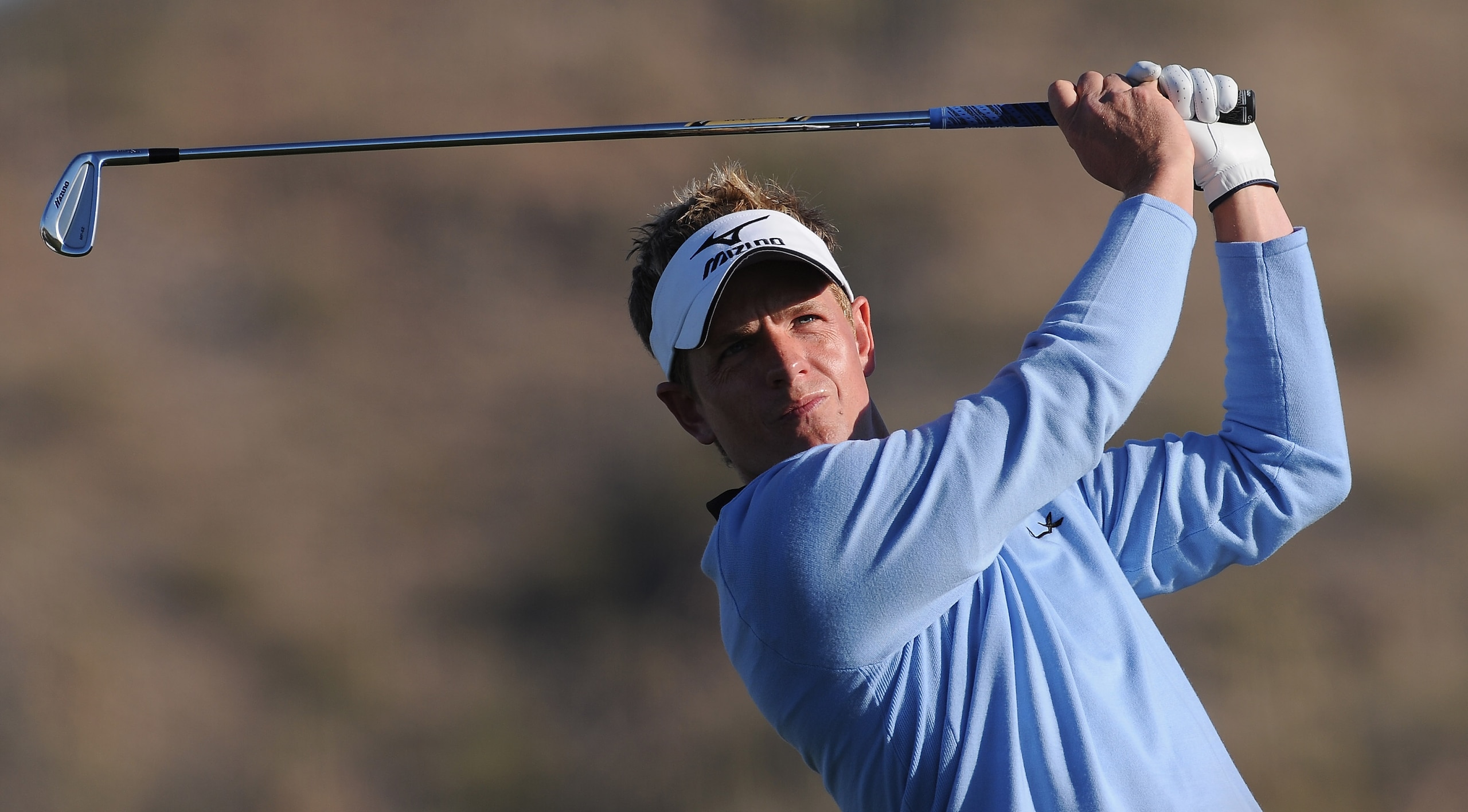MARANA, AZ - FEBRUARY 22: Luke Donald of England plays a tee shot during practice prior to the start of the World Golf Championships-Accenture Match Play Championship held at The Ritz-Carlton Golf Club, Dove Mountain on February 22, 2011 in Marana, Arizo MARANA, AZ - FEBRUARY 22: Luke Donald of England plays a tee shot during practice prior to the start of the World Golf Championships-Accenture Match Play Championship held at The Ritz-Carlton Golf Club, Dove Mountain on February 22, 2011 in Marana, Arizo