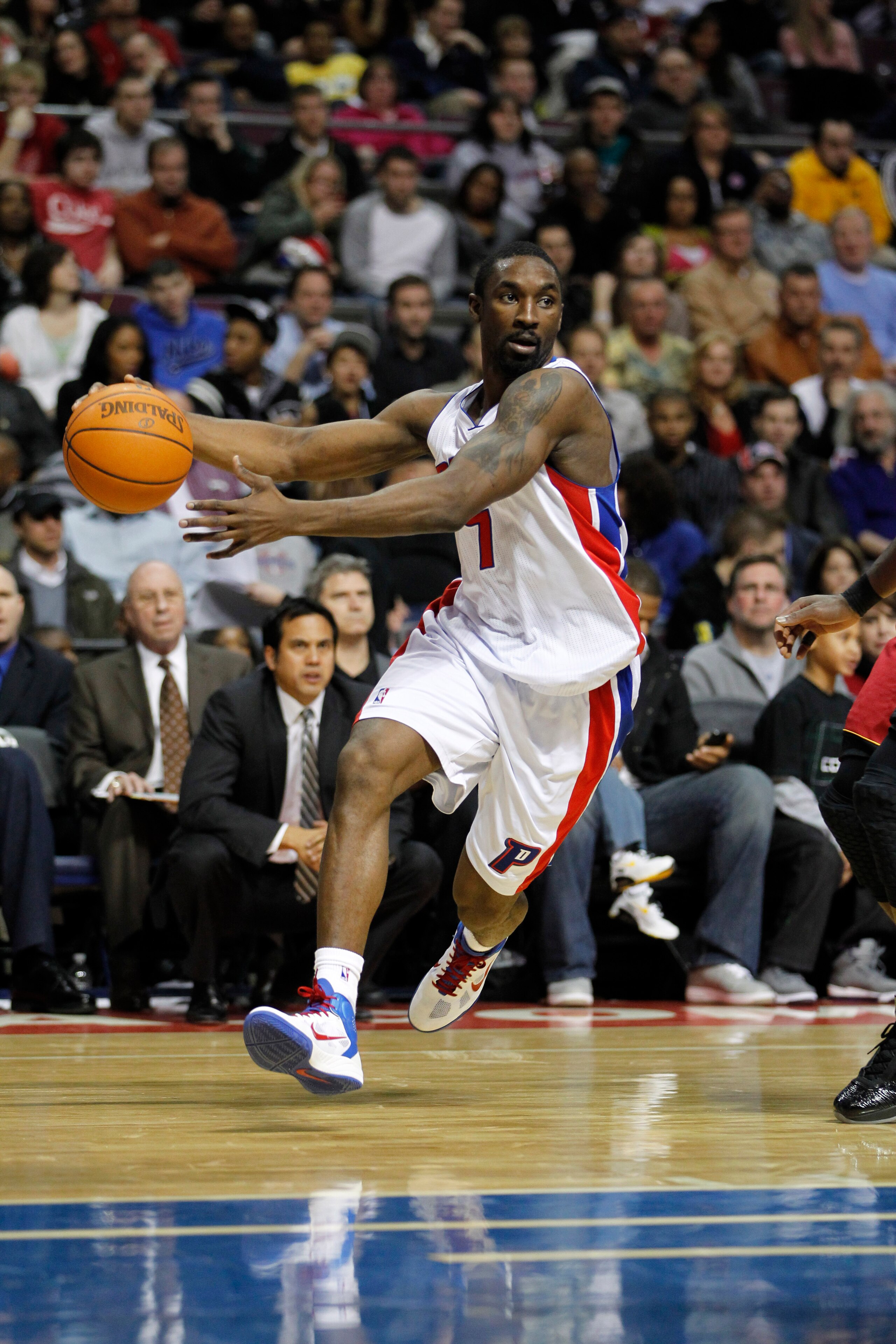 AUBURN HILLS, MI - FEBRUARY 11: Ben Gordon #7 of the Detroit Pistons drives to the basket while playing the Miami Heat at The Palace of Auburn Hills on February 11, 2011 in Auburn Hills, Michigan. Miami won the game 106-92.  (Photo by Gregory Shamus/Getty