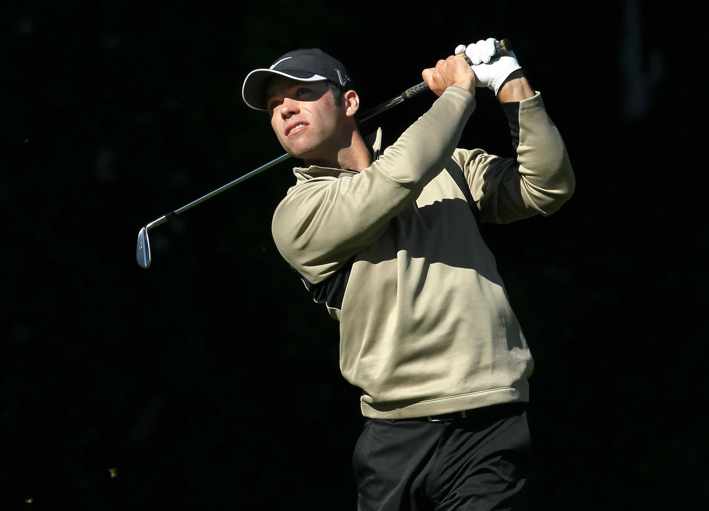 PACIFIC PALISADES, CA - FEBRUARY 20: Paul Casey of England hits his tee shot on the sixth hole during the final round of the Northern Trust Open at Riviera Country Club on February 20, 2011 in Pacific Palisades, California. (Photo by Stephen Dunn/Getty Im