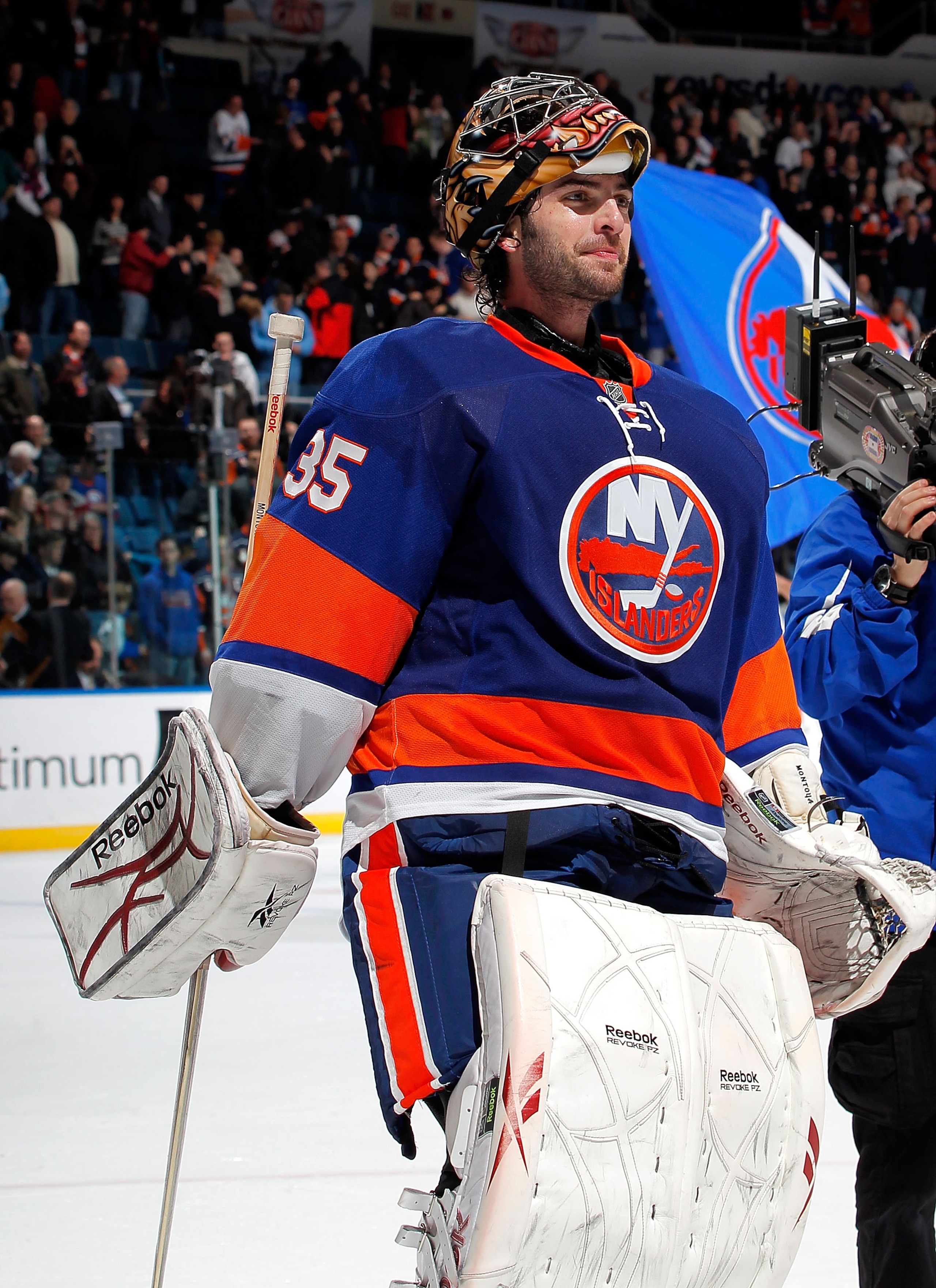 UNIONDALE, NY - FEBRUARY 19: Goalie Al Montoya #35 of the New York Islanders skates off the ice after beating the Los Angeles Kings in an NHL hockey game at the Nassau Coliseum on February 19, 2011 in Uniondale, New York. (Photo by Paul Bereswill/Getty UNIONDALE, NY - FEBRUARY 19: Goalie Al Montoya #35 of the New York Islanders skates off the ice after beating the Los Angeles Kings in an NHL hockey game at the Nassau Coliseum on February 19, 2011 in Uniondale, New York. (Photo by Paul Bereswill/Getty