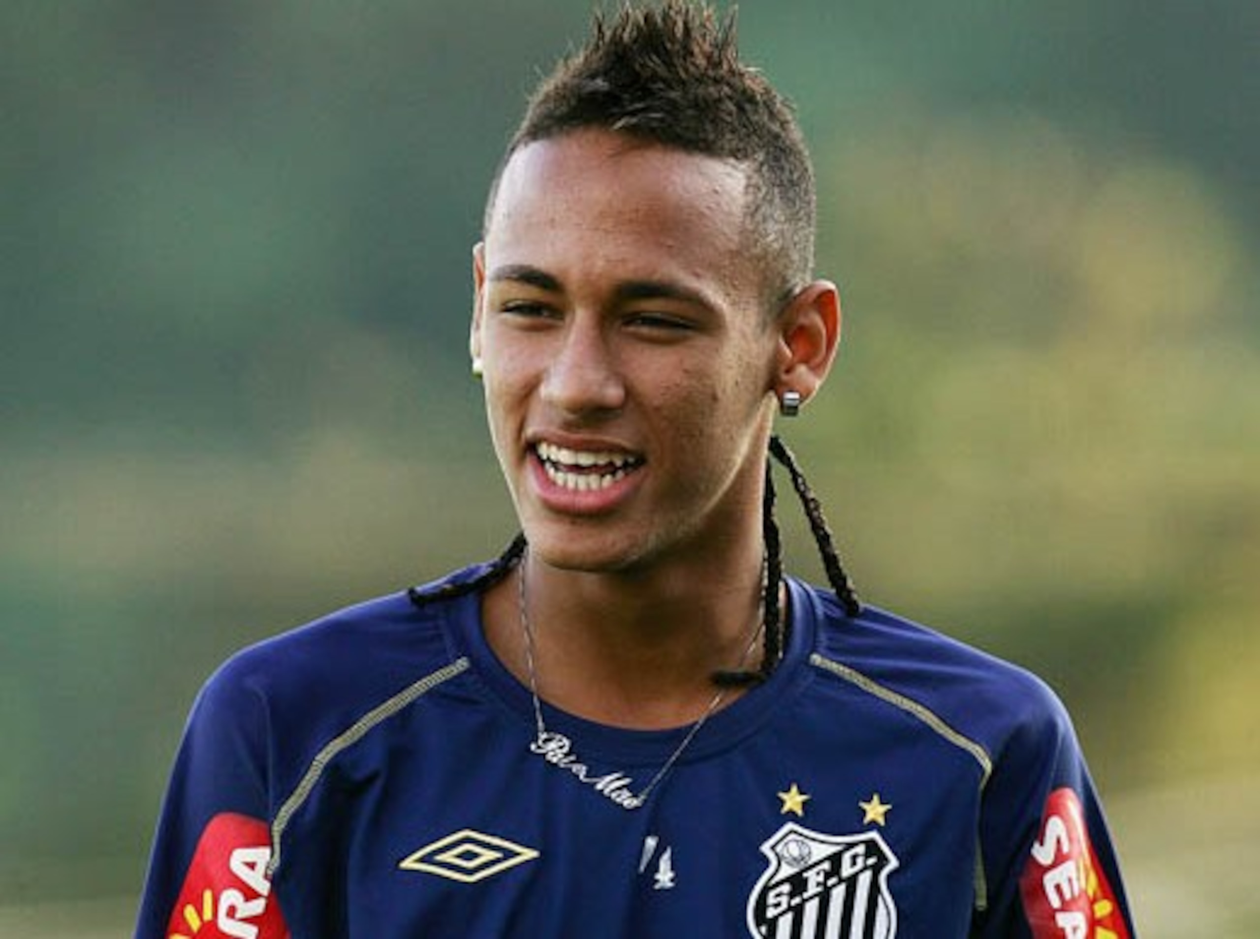 Courtesy of soccerjones.com Courtesy of soccerjones.com