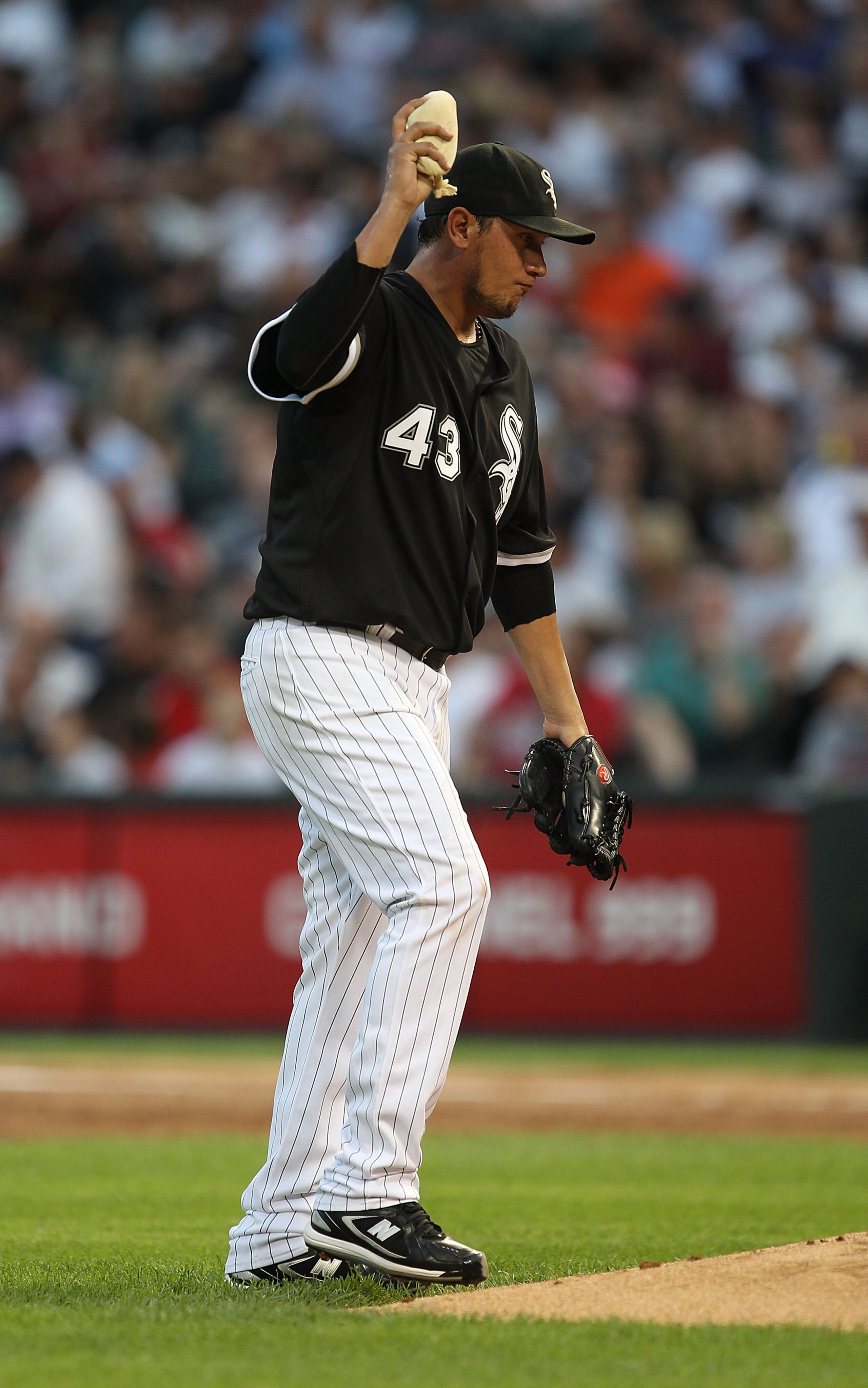 CHICAGO - AUGUST 10: Starting pitcher Freddy Garcia #43 of the Chicago White Sox reacts after giving up a home run to the Minnesota Twins in the 2nd inning at U.S. Cellular Field on August 10, 2010 in Chicago, Illinois. (Photo by Jonathan Daniel/Getty Ima