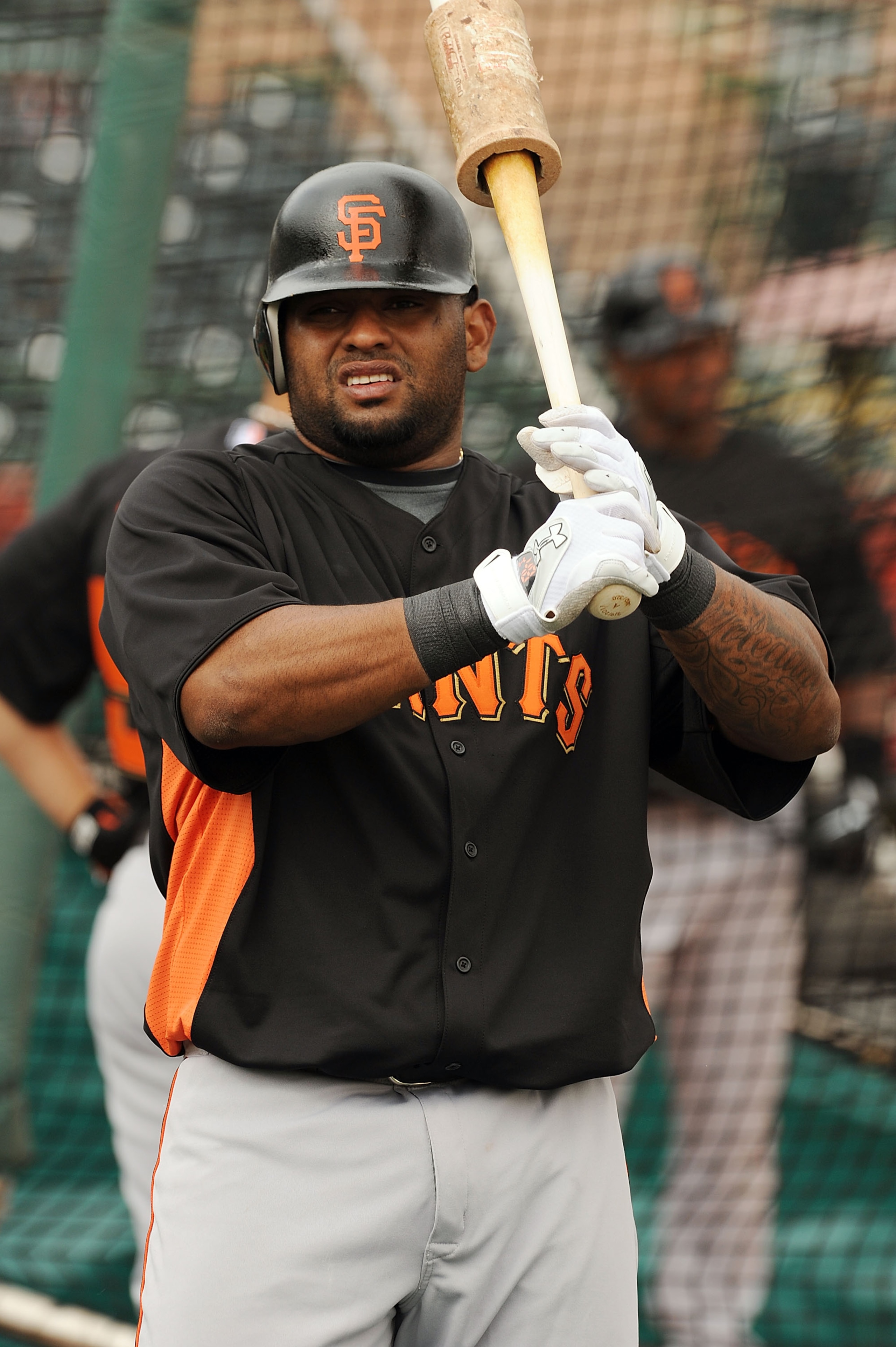 SCOTTSDALE, AZ - FEBRUARY 19:  Pablo Sandoval #48 of the San Francisco Giants takes a few warm up swings prior to batting practice at Scottsdale Stadium on February 19, 2011 in Scottsdale, Arizona.  (Photo by Norm Hall/Getty Images)
