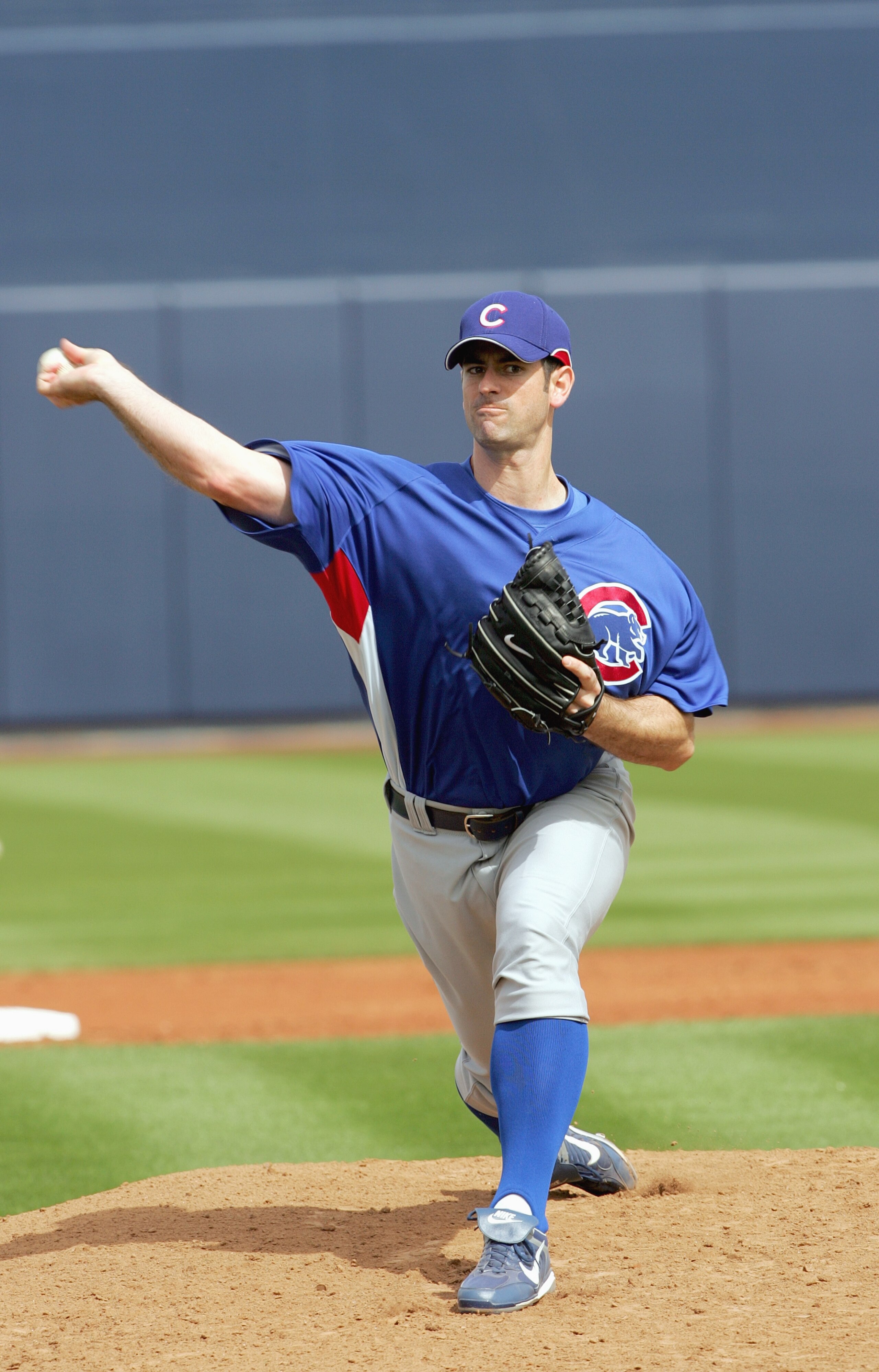 PEORIA, AZ - MARCH 5: Pitcher Mark Prior #22 of the Chicago Cubs pitches during a play against the Seattle Mariners during Spring Training at Peoria Sports Complex March 5, 2007 in Peoria, Arizona. (Photo by Stephen Dunn/Getty Images)