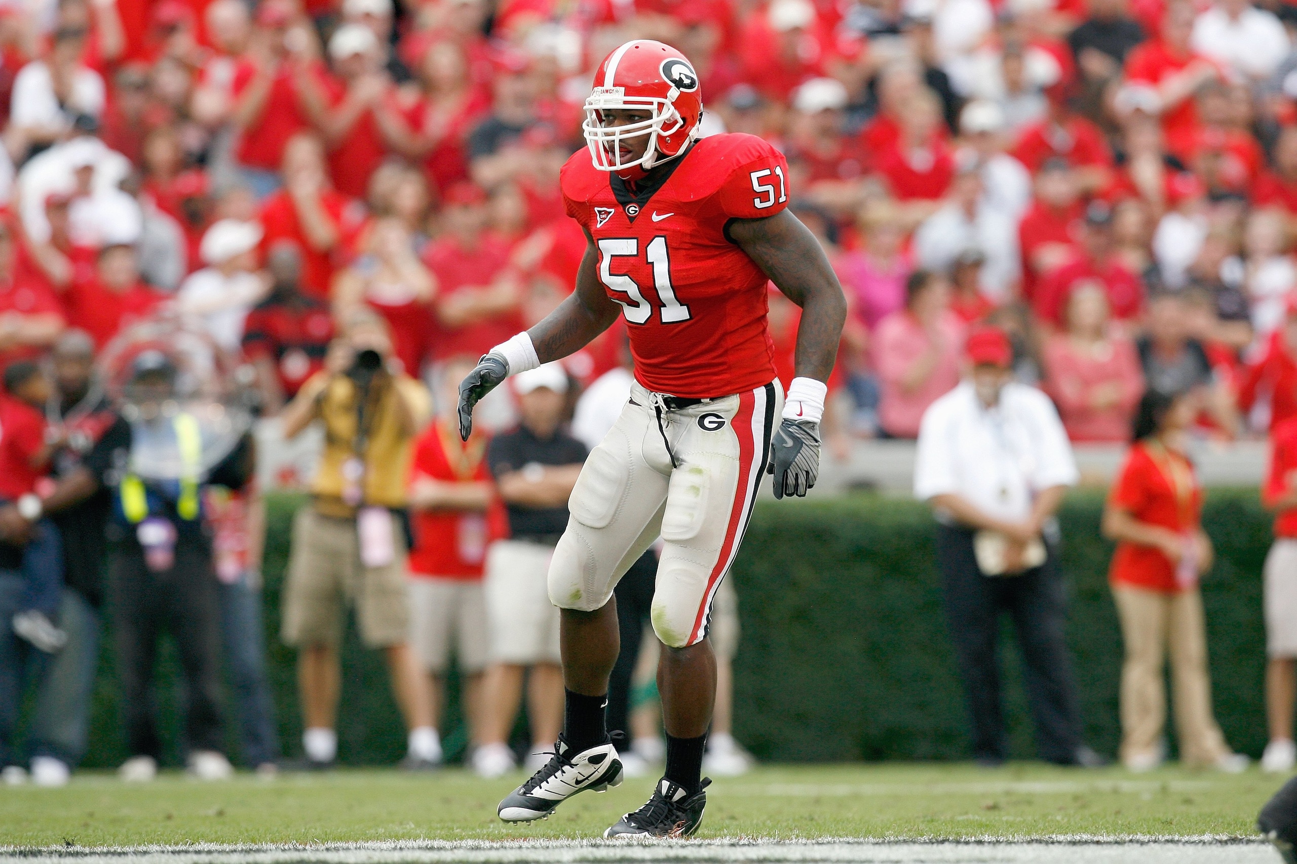 ATHENS, GA - OCTOBER 11:  Akeem Dent #51 of the Georgia Bulldogs moves on field during the game against the Tennessee Volunteers at Sanford Stadium on October 11, 2008 in Athens, Georgia.  (Photo by Kevin C. Cox/Getty Images)