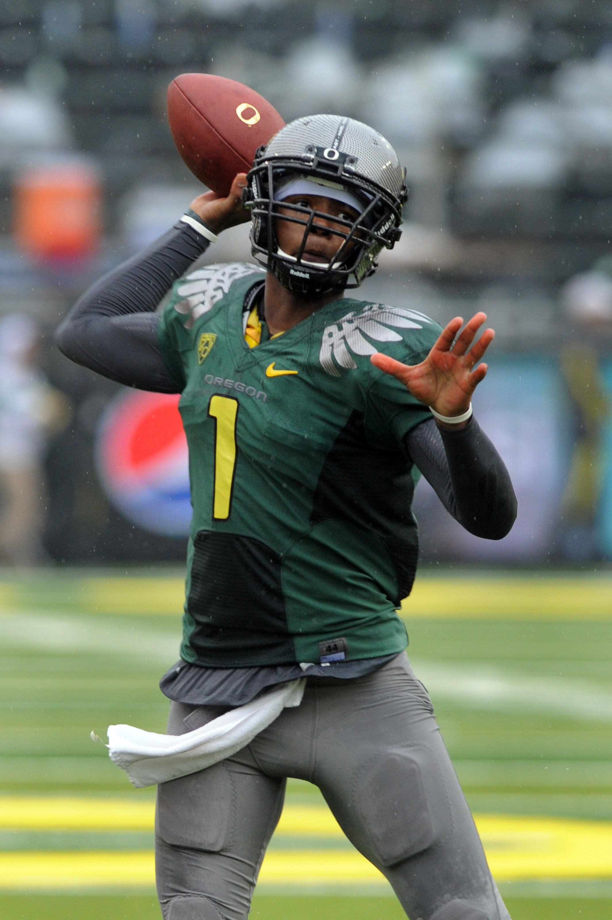 The 9 Ugliest University Of Oregon Football Uniforms In Recent