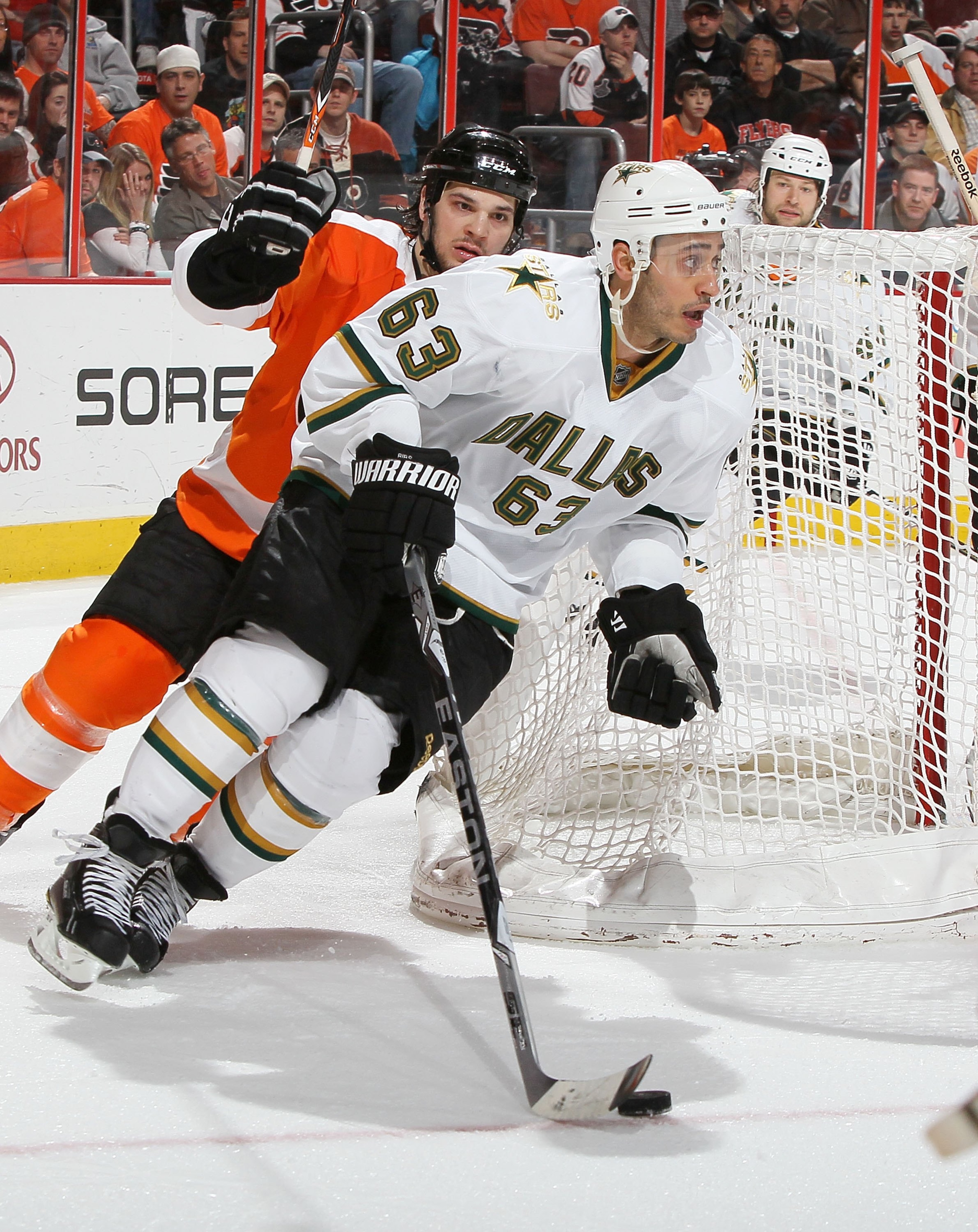 PHILADELPHIA, PA - FEBRUARY 05:  Mike Ribeiro #63 of the Dallas Stars skates against the Philadelphia Flyers on February 5, 2011 at Wells Fargo Center in Philadelphia, Pennsylvania. The Flyers defeated the Stars 3-1.  (Photo by Jim McIsaac/Getty Images)