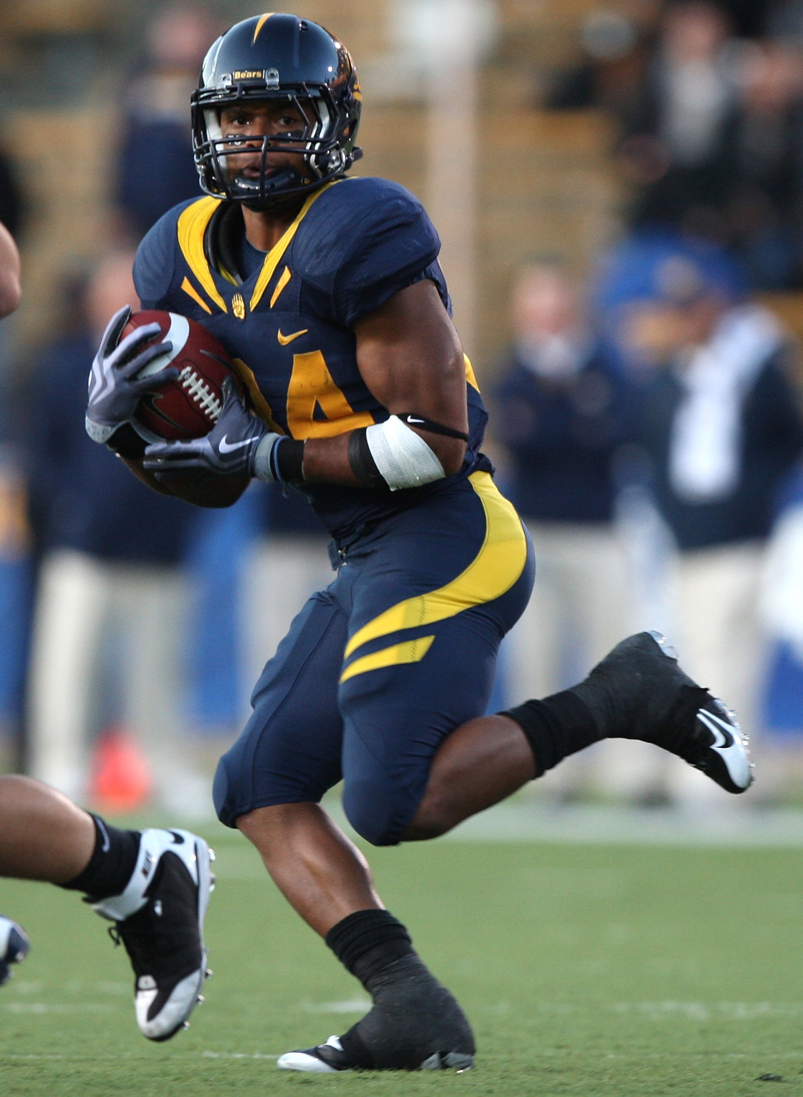 BERKELEY, CA - NOVEMBER 14: Shane Vereen #34 of the California Golden Bears runs against the Arizona Wildcats at California Memorial Stadium on November 14, 2009 in Berkeley, California. (Photo by Jed Jacobsohn/Getty Images) BERKELEY, CA - NOVEMBER 14: Shane Vereen #34 of the California Golden Bears runs against the Arizona Wildcats at California Memorial Stadium on November 14, 2009 in Berkeley, California. (Photo by Jed Jacobsohn/Getty Images)