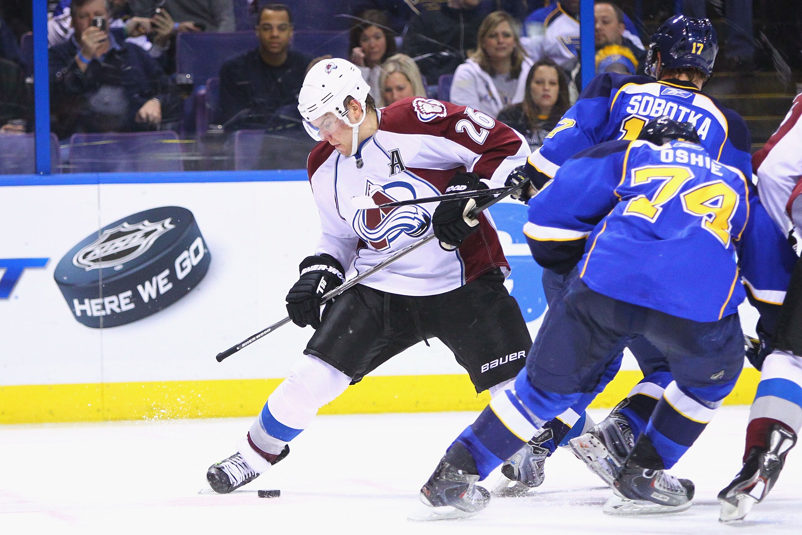 ST. LOUIS, MO - FEBRUARY 22: Paul Stastny #26 of the Colorado Avalanche controls the puck against the St. Louis Blues at the Scottrade Center on February 22, 2011 in St. Louis, Missouri.  (Photo by Dilip Vishwanat/Getty Images)