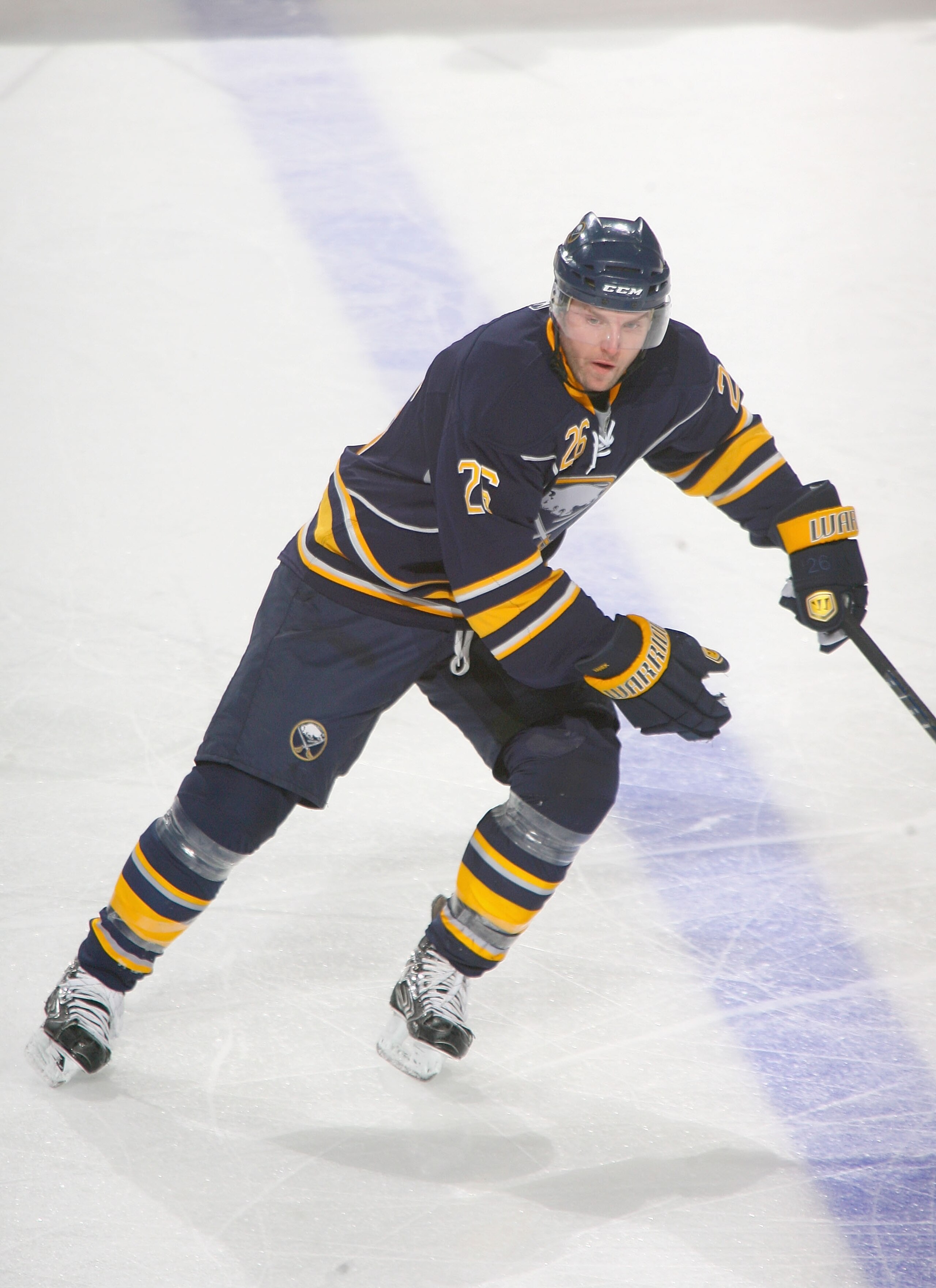 BUFFALO, NY - JANUARY 21: Thomas Vanek #26 of the Buffalo Sabres skates against the New York Islanders at HSBC Arena on January 21, 2011 in Buffalo, New York. New York won 5-2.  (Photo by Rick Stewart/Getty Images)