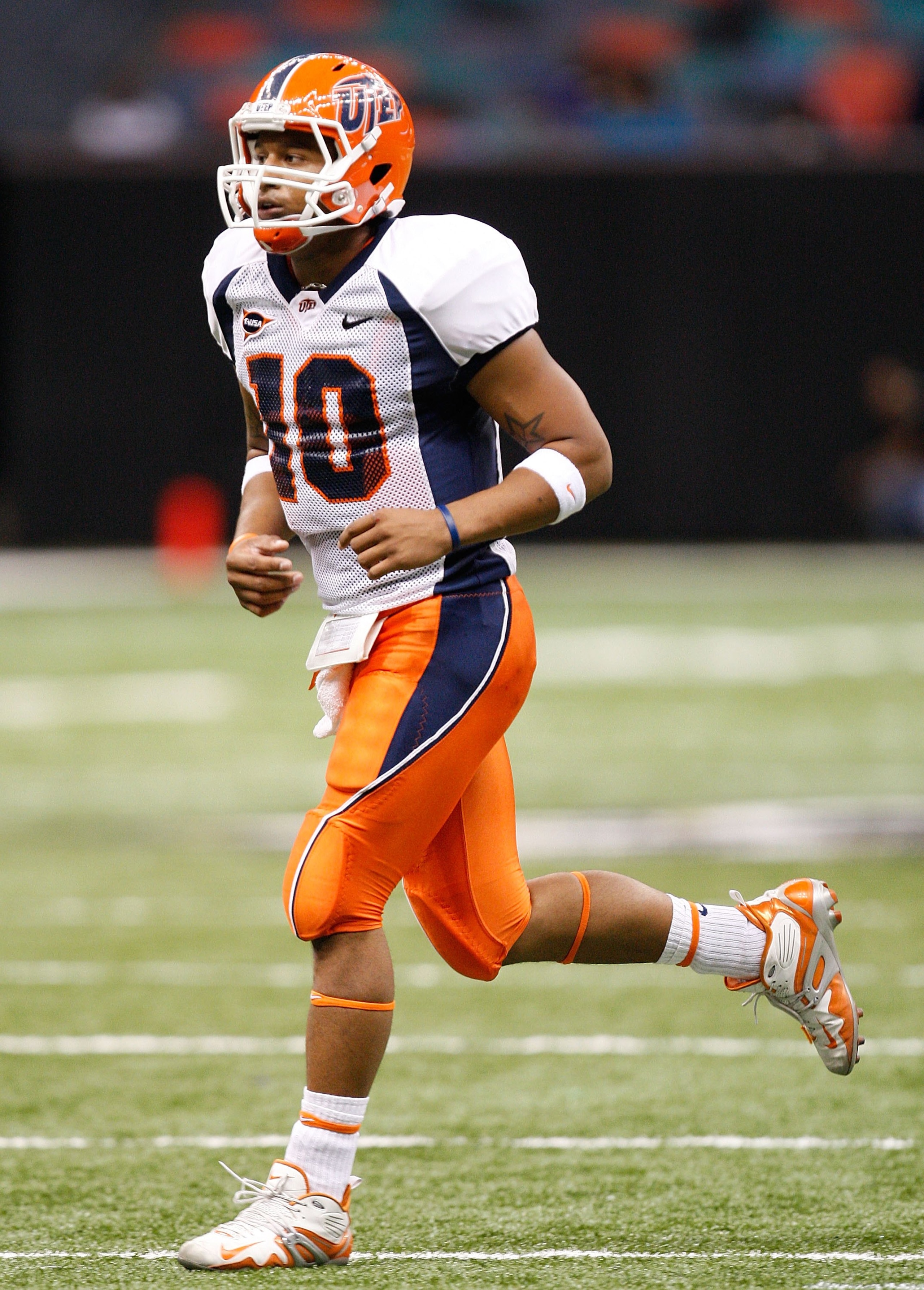 NEW ORLEANS - NOVEMBER 07: Quarterback Trevor Vittatoe #10 of the UTEP Miners at Louisana Superdome on November 7, 2009 in New Orleans, Louisiana. (Photo by Ronald Martinez/Getty Images) NEW ORLEANS - NOVEMBER 07: Quarterback Trevor Vittatoe #10 of the UTEP Miners at Louisana Superdome on November 7, 2009 in New Orleans, Louisiana. (Photo by Ronald Martinez/Getty Images)