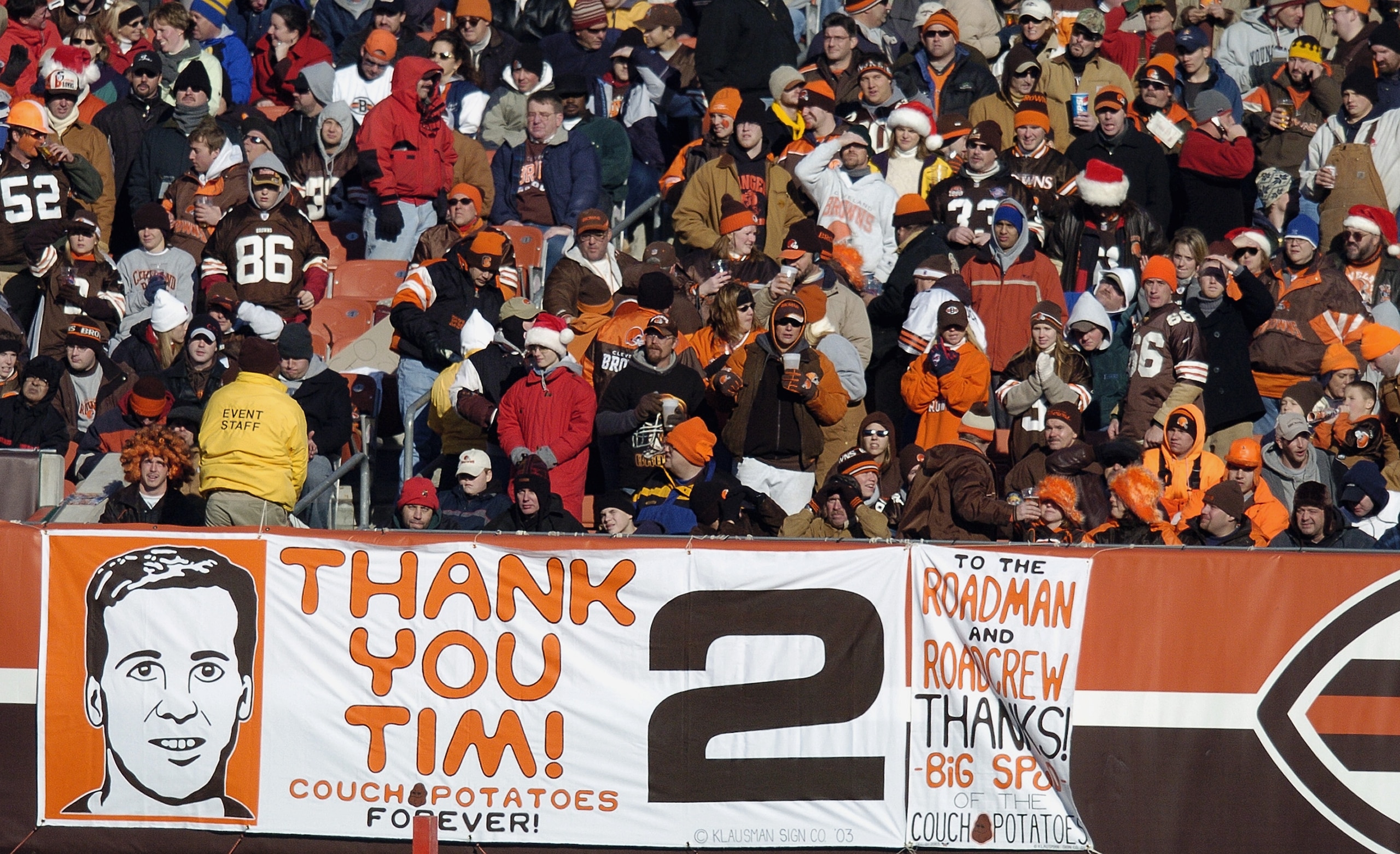 CLEVELAND - DECEMBER 21:  Fans say farewell to quarterback Tim Couch #2 of the Cleveland Browns during the Browns last home game of the season at Cleveland Browns Stadium, which happened to be against the Baltimore Ravens, on December 21, 2003 in Clevelan