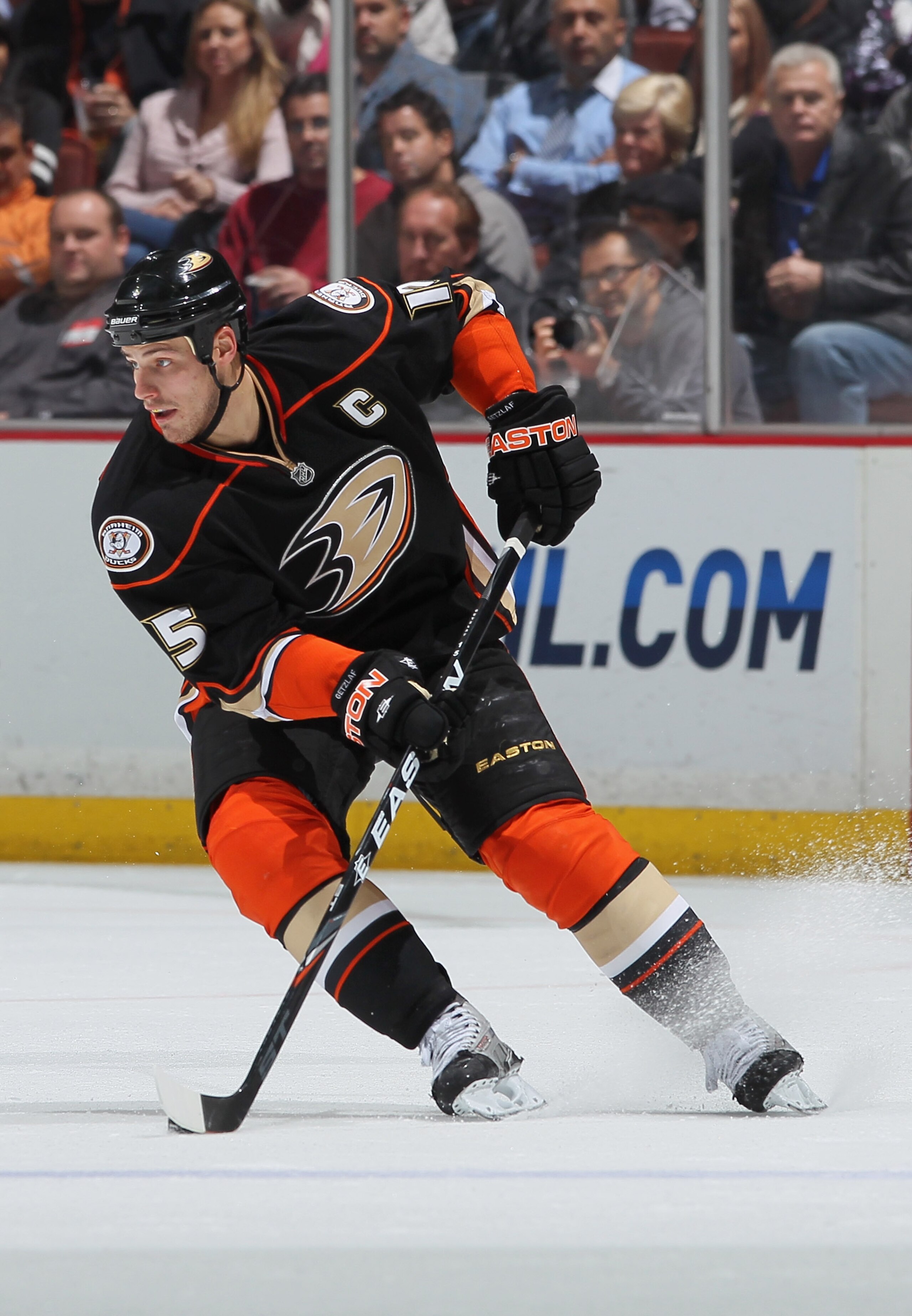 ANAHEIM, CA - DECEMBER 10: Ryan Getzlaf #15 of the Anaheim Ducks skates against the Calgary Flames at the Honda Center on December 10, 2010 in Anaheim, California. (Photo by Jeff Gross/Getty Images) ANAHEIM, CA - DECEMBER 10: Ryan Getzlaf #15 of the Anaheim Ducks skates against the Calgary Flames at the Honda Center on December 10, 2010 in Anaheim, California. (Photo by Jeff Gross/Getty Images)