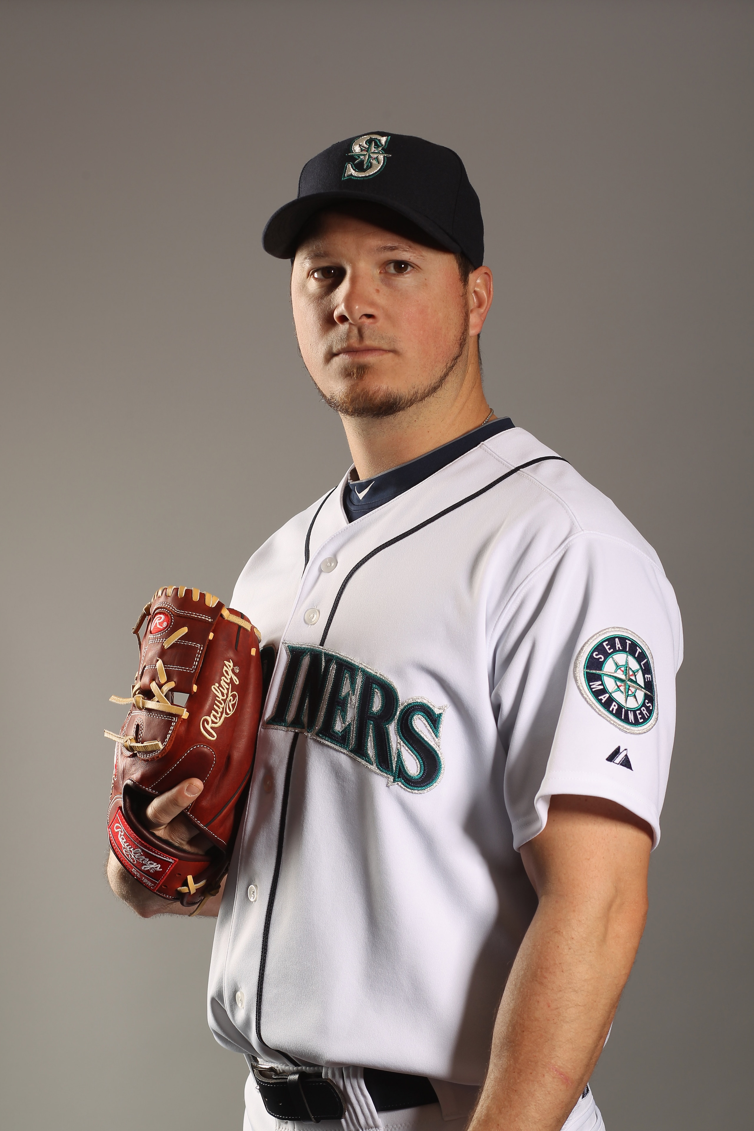 PEORIA, AZ - FEBRUARY 20: Erik Bedard #45 of the Seattle Mariners poses for a portrait at the Peoria Sports Complex on February 20, 2011 in Peoria, Arizona. (Photo by Ezra Shaw/Getty Images) PEORIA, AZ - FEBRUARY 20: Erik Bedard #45 of the Seattle Mariners poses for a portrait at the Peoria Sports Complex on February 20, 2011 in Peoria, Arizona. (Photo by Ezra Shaw/Getty Images)