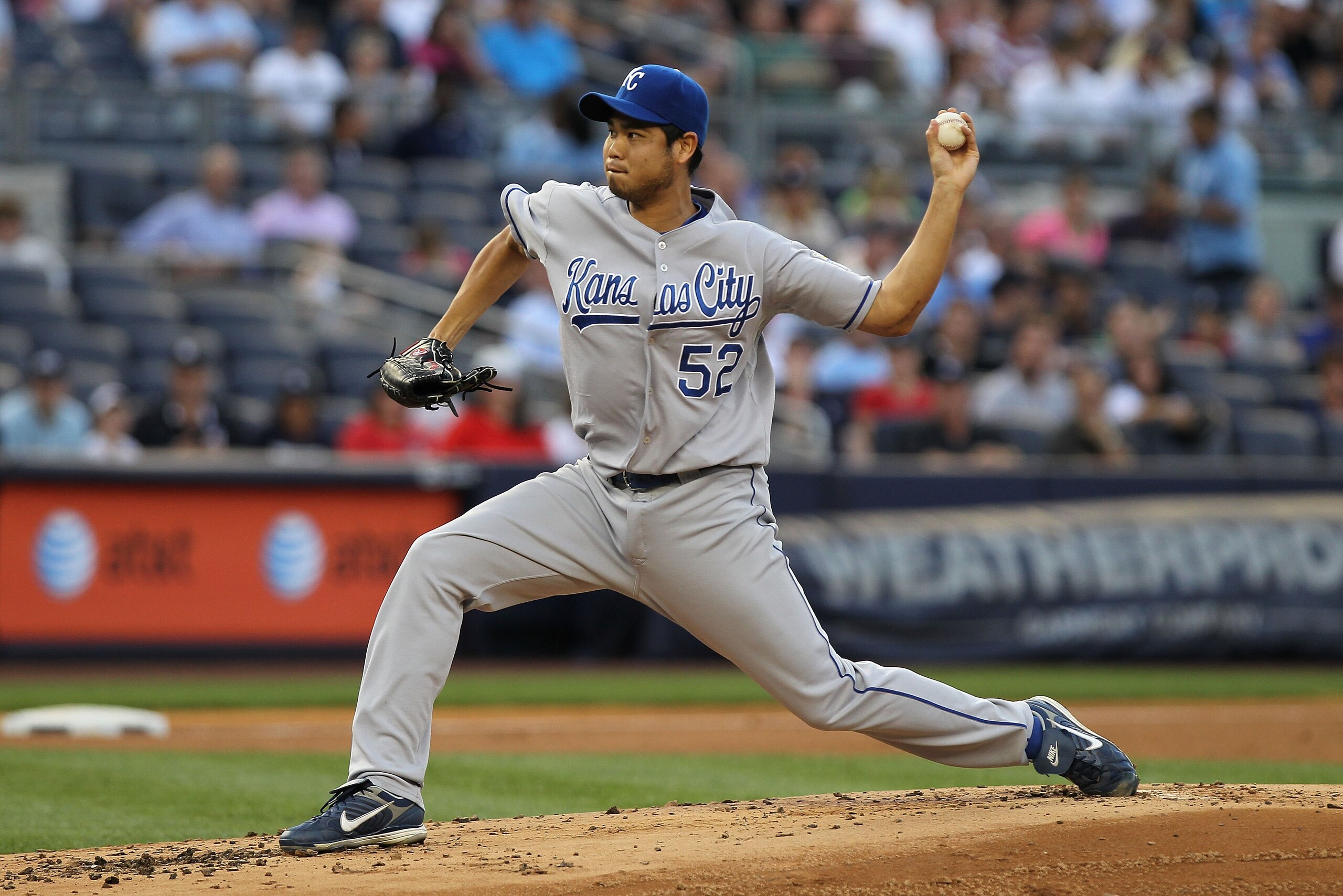 NEW YORK - JULY 22: Bruce Chen #52 of the Kansas City Royals pitches against the New York Yankees at Yankee Stadium on July 22, 2010 in the Bronx borough of New York City. (Photo by Nick Laham/Getty Images) NEW YORK - JULY 22: Bruce Chen #52 of the Kansas City Royals pitches against the New York Yankees at Yankee Stadium on July 22, 2010 in the Bronx borough of New York City. (Photo by Nick Laham/Getty Images)
