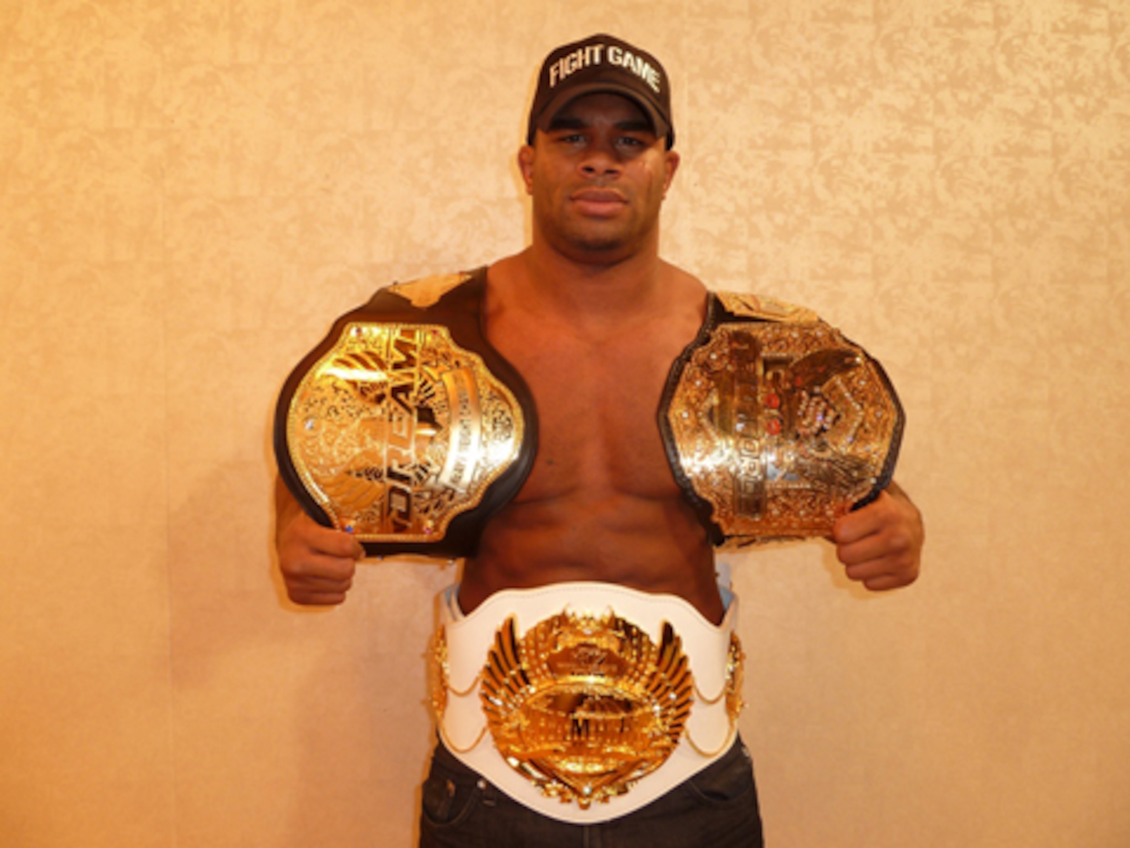 Alistair Overeem holds three titles, 2 in MMA and 1 in K1 Kickboxing Alistair Overeem holds three titles, 2 in MMA and 1 in K1 Kickboxing