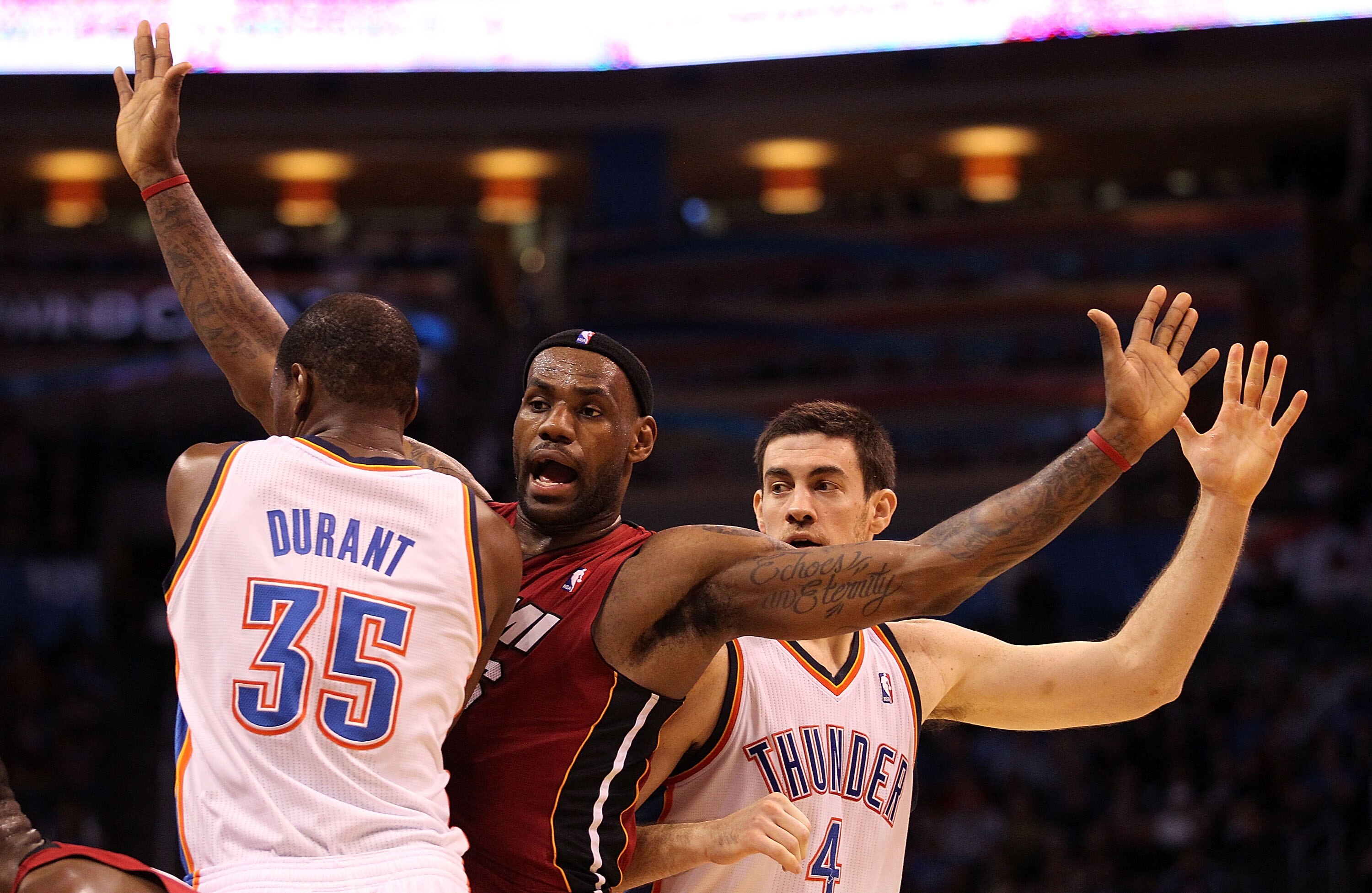 OKLAHOMA CITY, OK - JANUARY 30:  Forward LeBron James #6 of the Miami Heat during play against the Oklahoma City Thunder at Ford Center on January 30, 2011 in Oklahoma City, Oklahoma.  NOTE TO USER: User expressly acknowledges and agrees that, by download