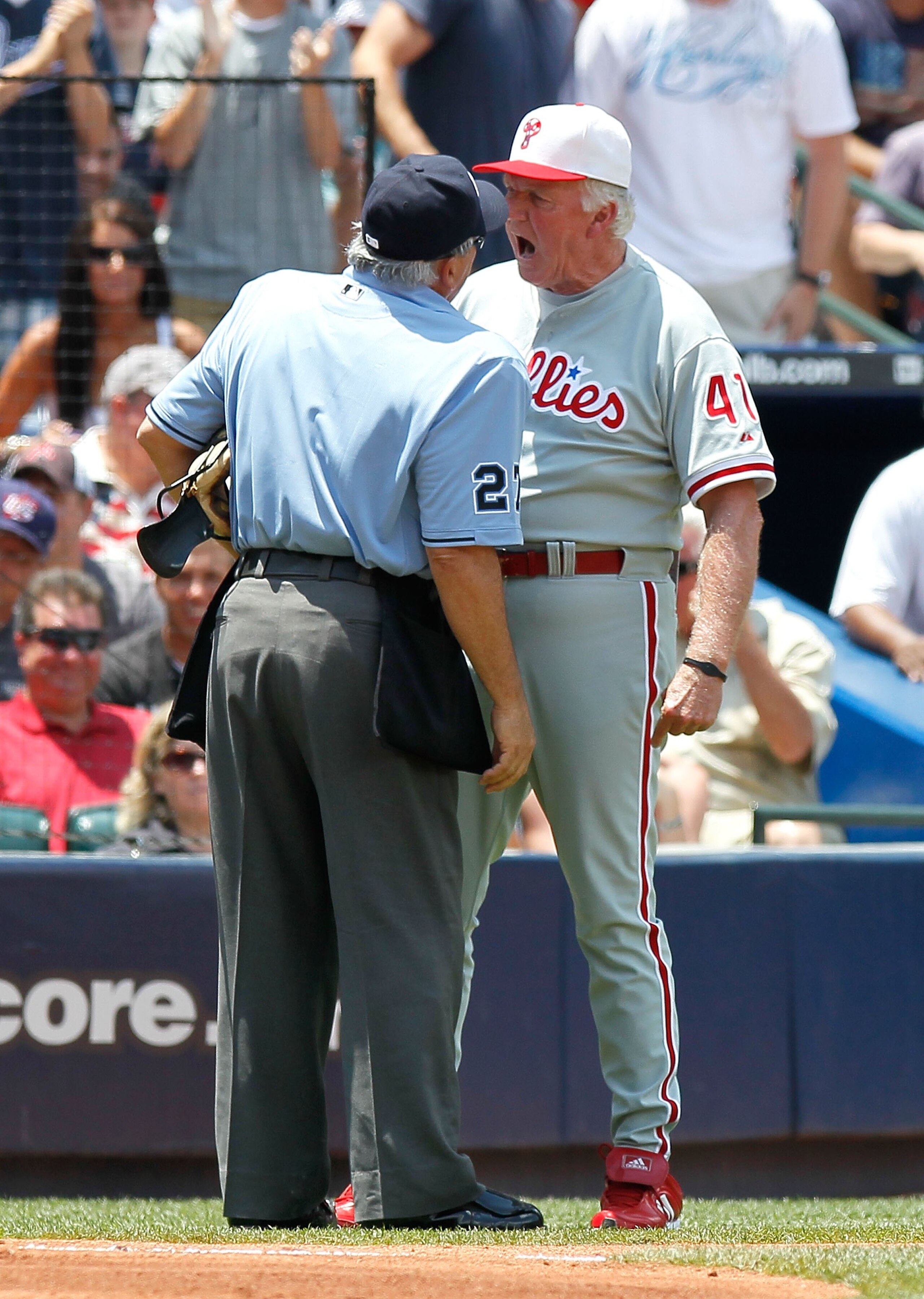ATLANTA - MAY 31:  Manager Charlie Manuel #41 of the Philadelphia Phillies yells at homeplate umpire Larry Vanover #27 after being ejected in the third inning against the Atlanta Braves at Turner Field on May 31, 2010 in Atlanta, Georgia.  (Photo by Kevin