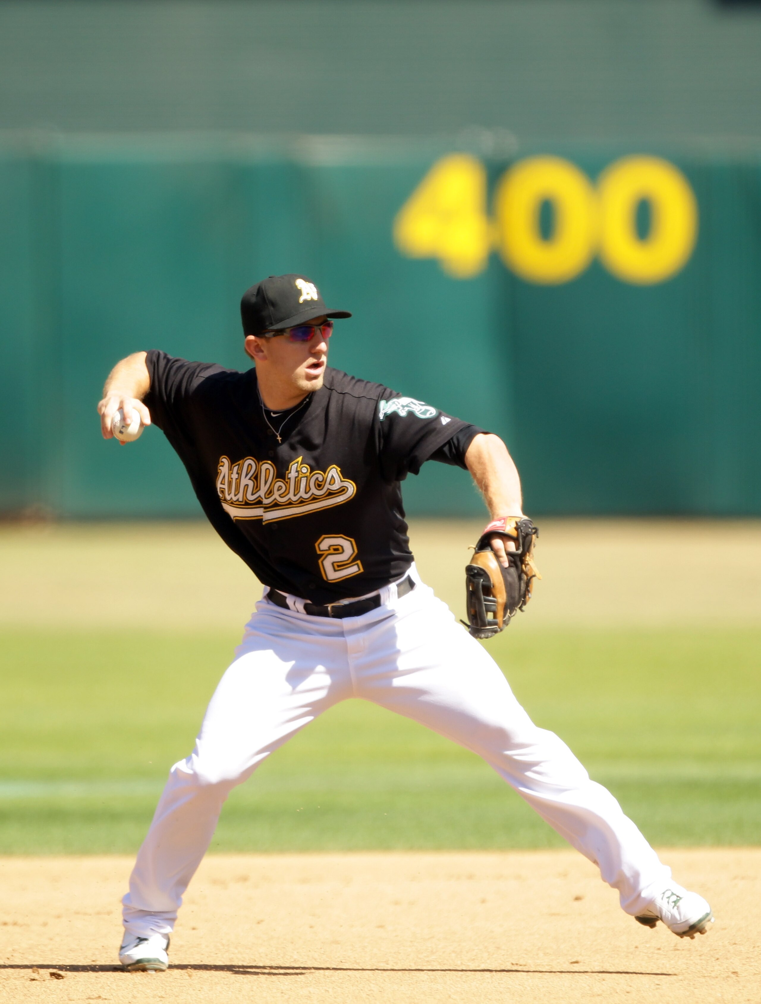OAKLAND, CA - SEPTEMBER 22:  Cliff Pennington #2 of the Oakland Athletics in action against the Chicago White Sox at the Oakland-Alameda County Coliseum on September 22, 2010 in Oakland, California.  (Photo by Ezra Shaw/Getty Images)