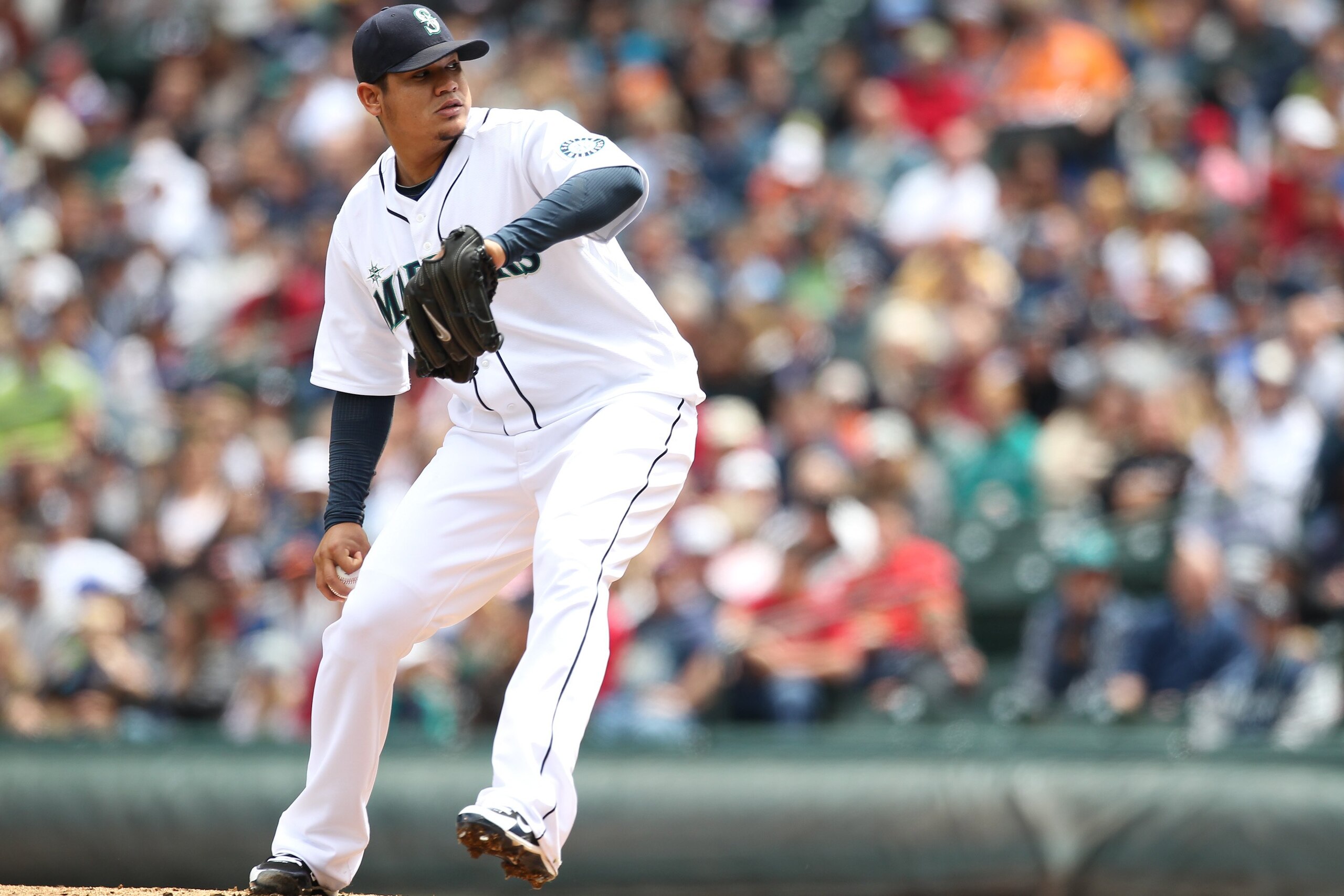 SEATTLE - MAY 23:  Starting pitcher Felix Hernandez #34 of the Seattle Mariners pitches against the San Diego Padres at Safeco Field on May 23, 2010 in Seattle, Washington. (Photo by Otto Greule Jr/Getty Images)