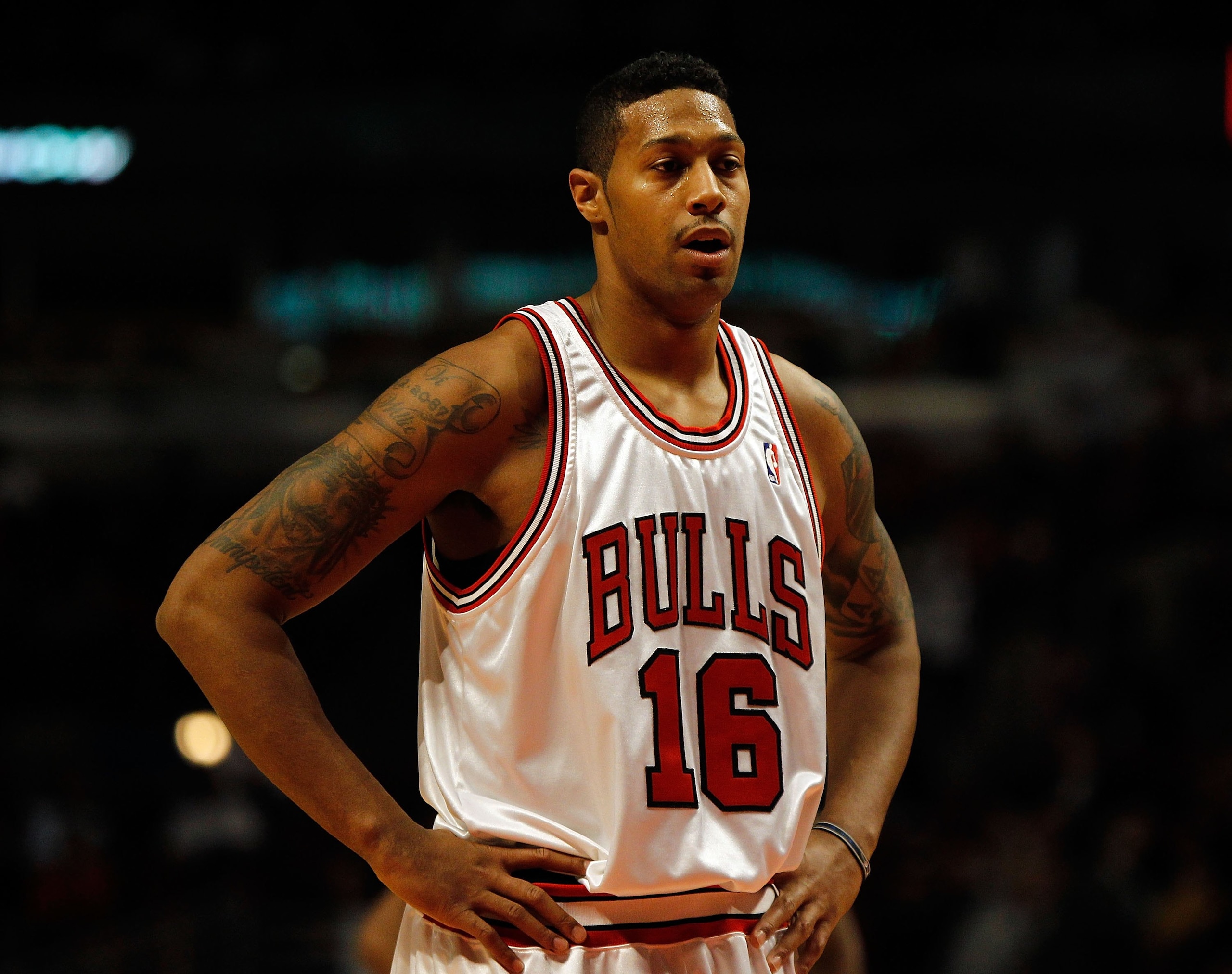 CHICAGO - FEBRUARY 16: James Johnson #16 of the Chicago Bulls waits to shoot a free-throw against the New York Knicks at the United Center on February 16, 2010 in Chicago, Illinois. The Bulls defeated the Knicks 118-85. NOTE TO USER: User expressly acknow