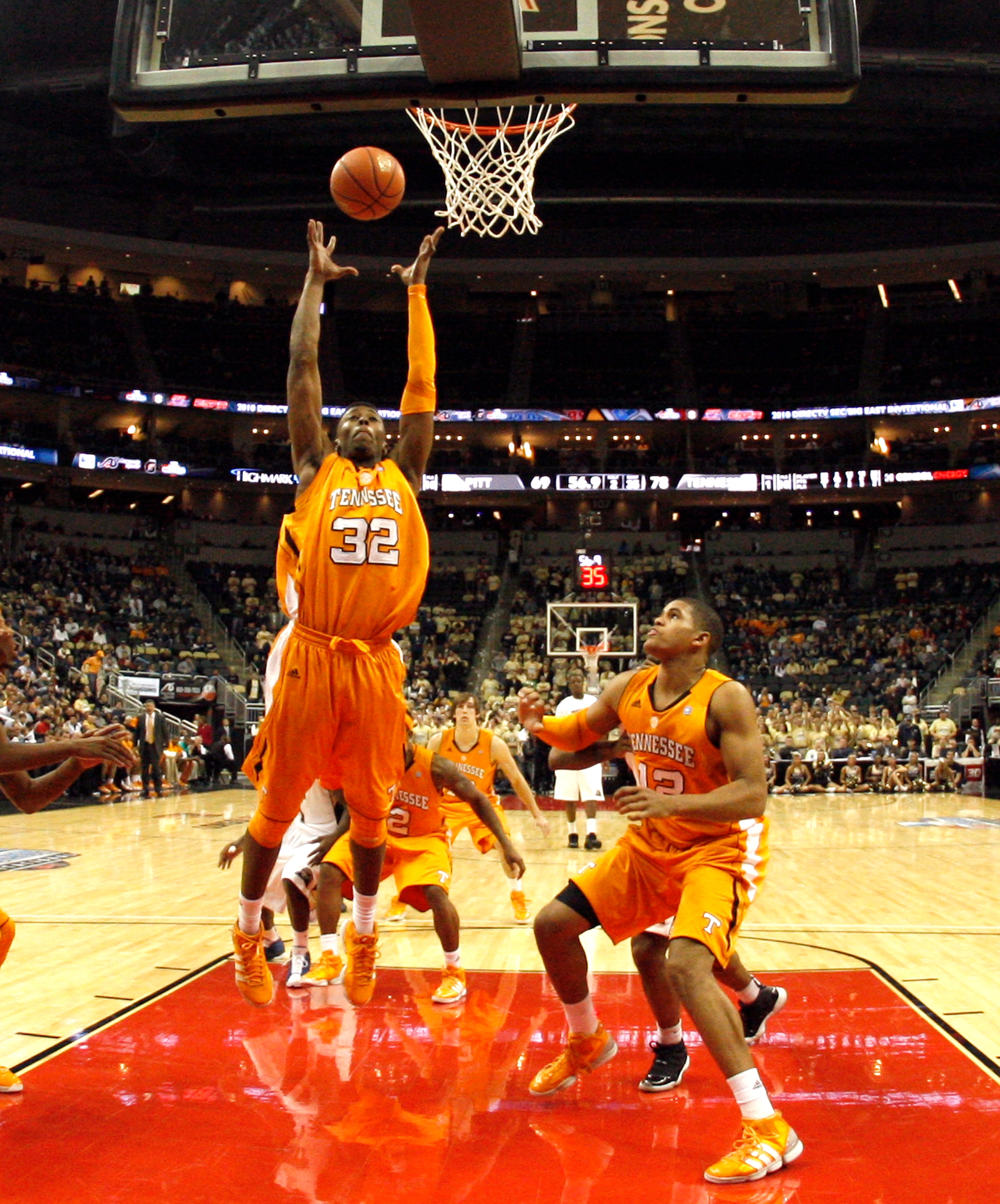 PITTSBURGH, PA - DECEMBER 11:  Scotty Hopson #32 of the Tennessee Volunteers pulls down a rebound against the Pittsburgh Panthers during the SEC/BIG EAST Invitational at Consol Energy Center on December 11, 2010 in Pittsburgh, Pennsylvania.The Volunteers