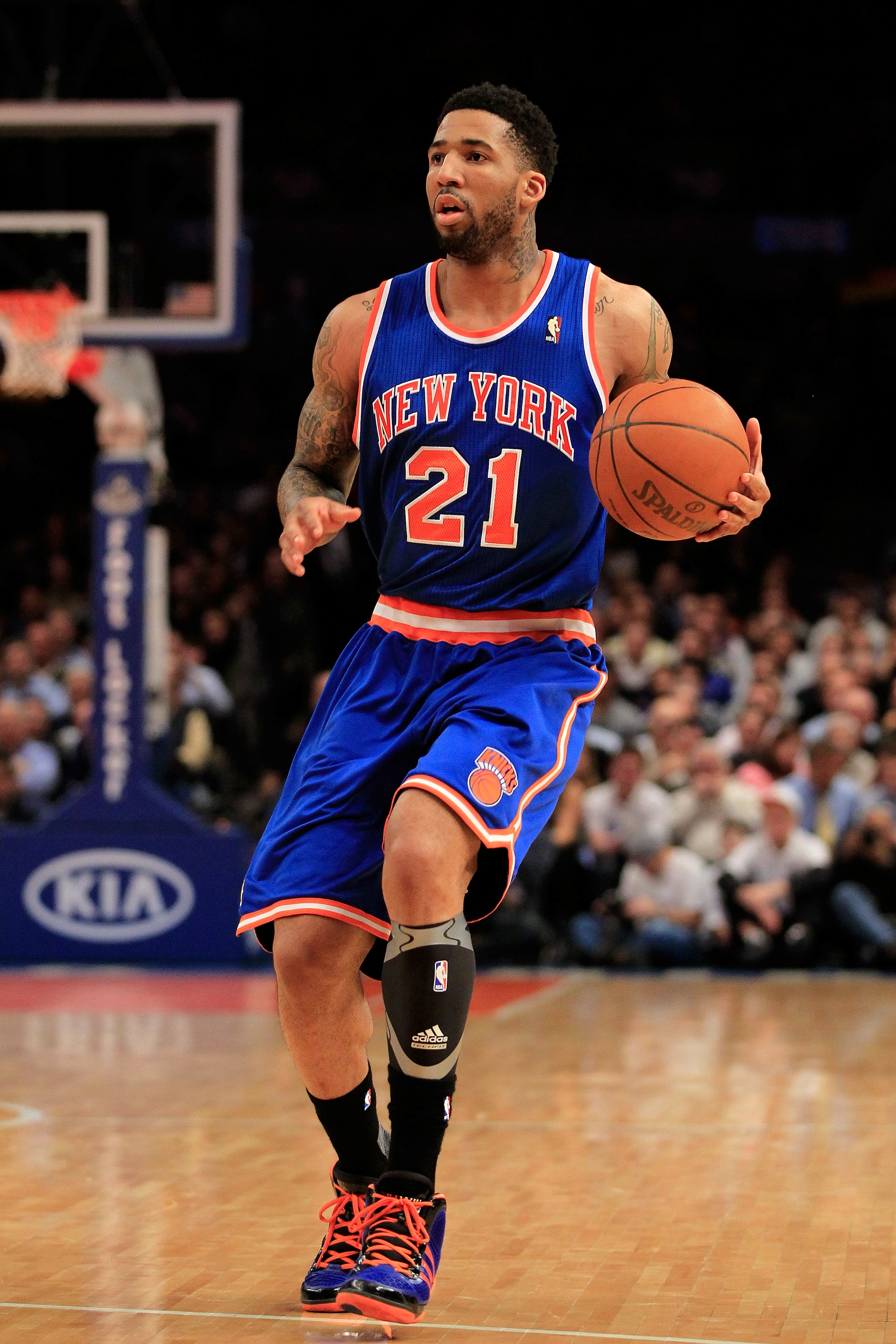 NEW YORK, NY - FEBRUARY 16: Wilson Chandler #21 of the New York Knicks dribbles the ball against the Atlanta Hawks at Madison Square Garden on February 16, 2011 in New York City. NOTE TO USER: User expressly acknowledges and agrees that, by downloading an