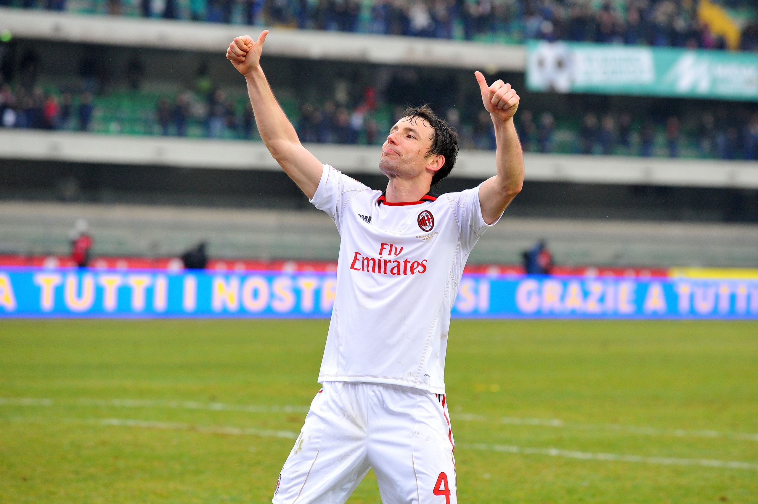 VERONA, ITALY - FEBRUARY 20: Mark Van Bommel of Milan in action during the Serie A match between AC Chievo Verona and AC Milan at Stadio Marc'Antonio Bentegodi on February 20, 2011 in Verona, Italy. (Photo by Roberto Serra/Getty Images) VERONA, ITALY - FEBRUARY 20: Mark Van Bommel of Milan in action during the Serie A match between AC Chievo Verona and AC Milan at Stadio Marc'Antonio Bentegodi on February 20, 2011 in Verona, Italy. (Photo by Roberto Serra/Getty Images)