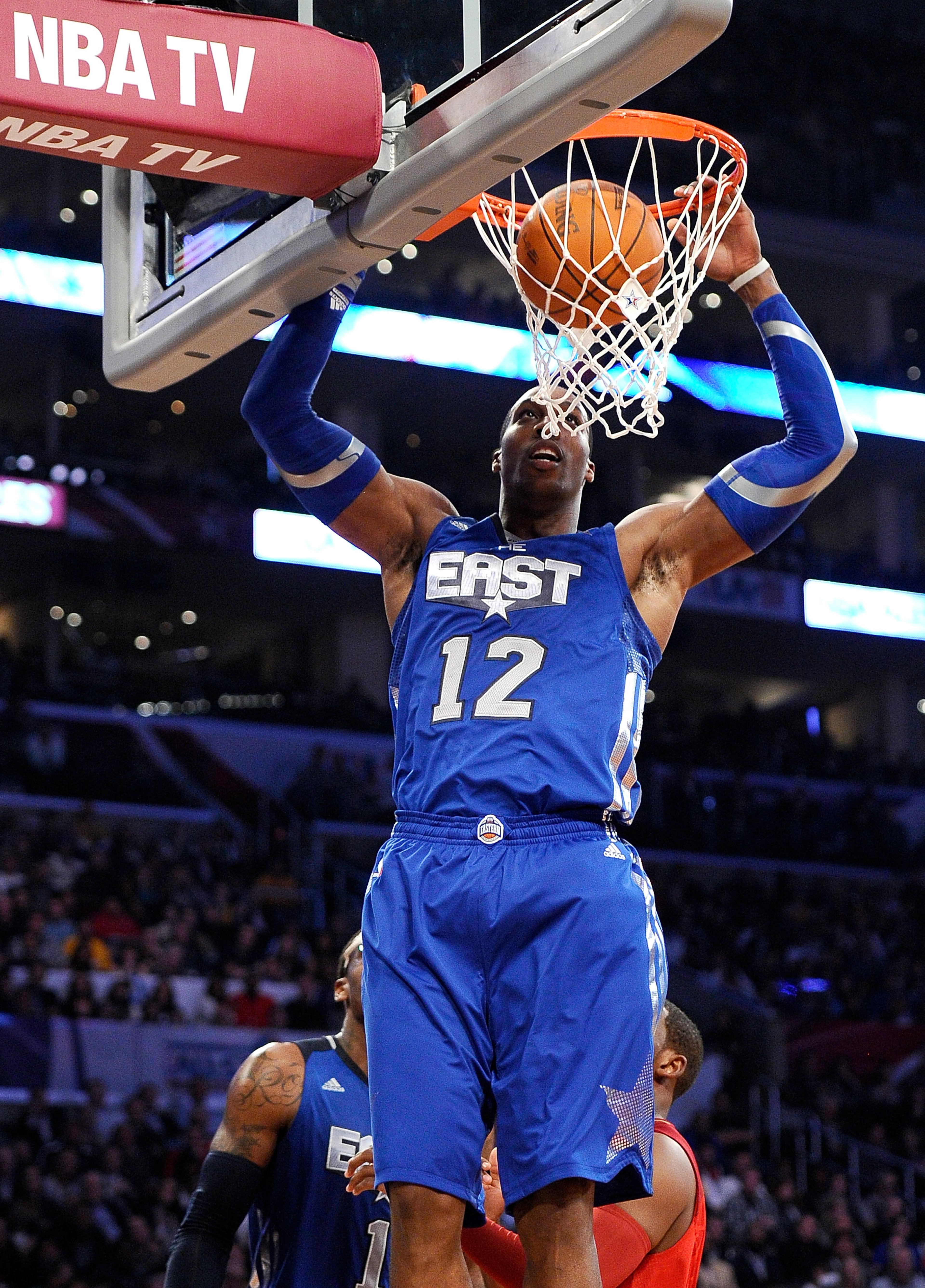 LOS ANGELES, CA - FEBRUARY 20: Dwight Howard #12 of the Orlando Magic and the Eastern Conference dunks the ball in the 2011 NBA All-Star Game at Staples Center on February 20, 2011 in Los Angeles, California. NOTE TO USER: User expressly acknowledges and LOS ANGELES, CA - FEBRUARY 20: Dwight Howard #12 of the Orlando Magic and the Eastern Conference dunks the ball in the 2011 NBA All-Star Game at Staples Center on February 20, 2011 in Los Angeles, California. NOTE TO USER: User expressly acknowledges and