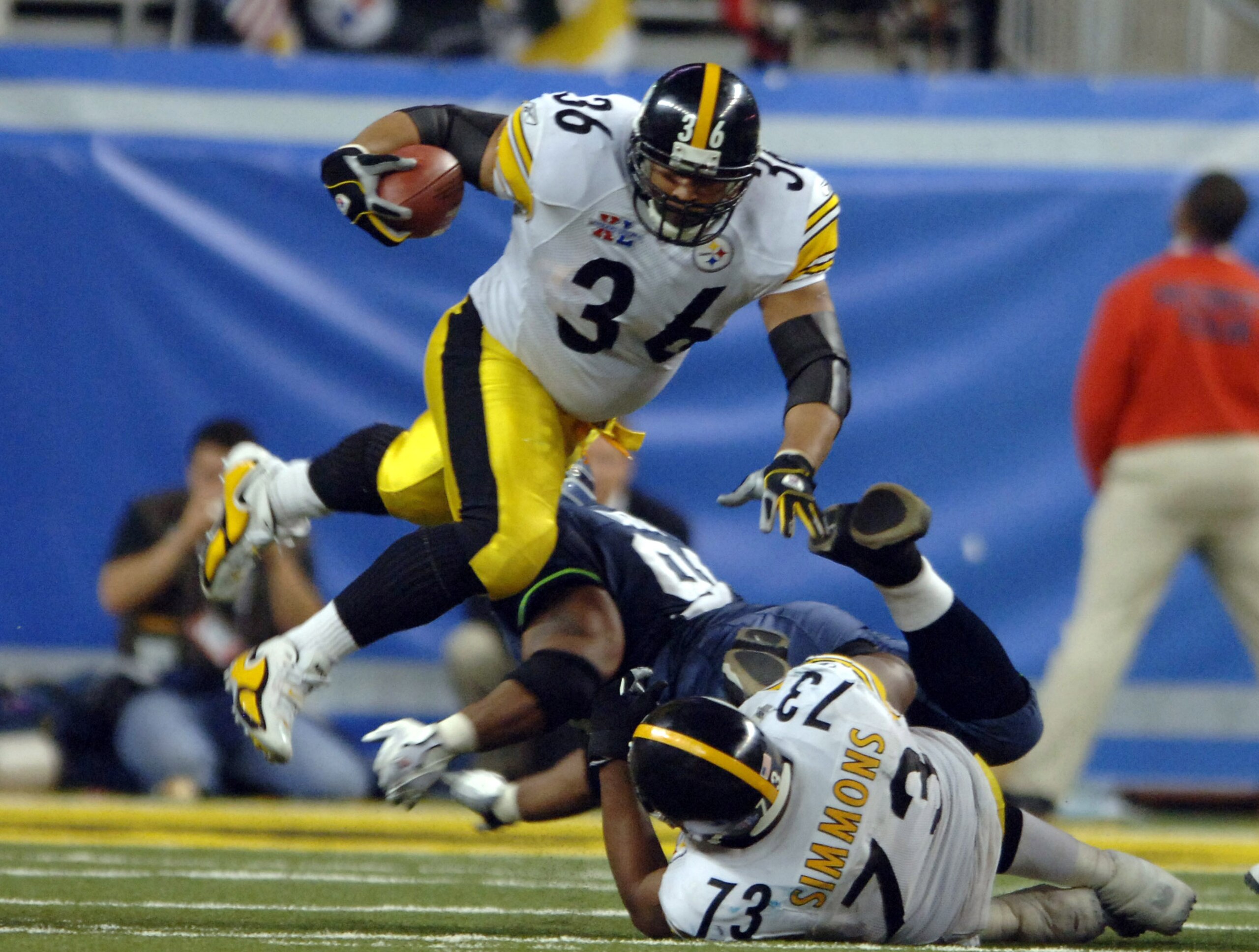 Pittsburgh Steeler Jerome Bettis in action during Super Bowl XL between the Pittsburgh Steelers and Seattle Seahawks at Ford Field in Detroit, Michigan on February 5, 2006. (Photo by Al Messerschmidt/Getty Images)