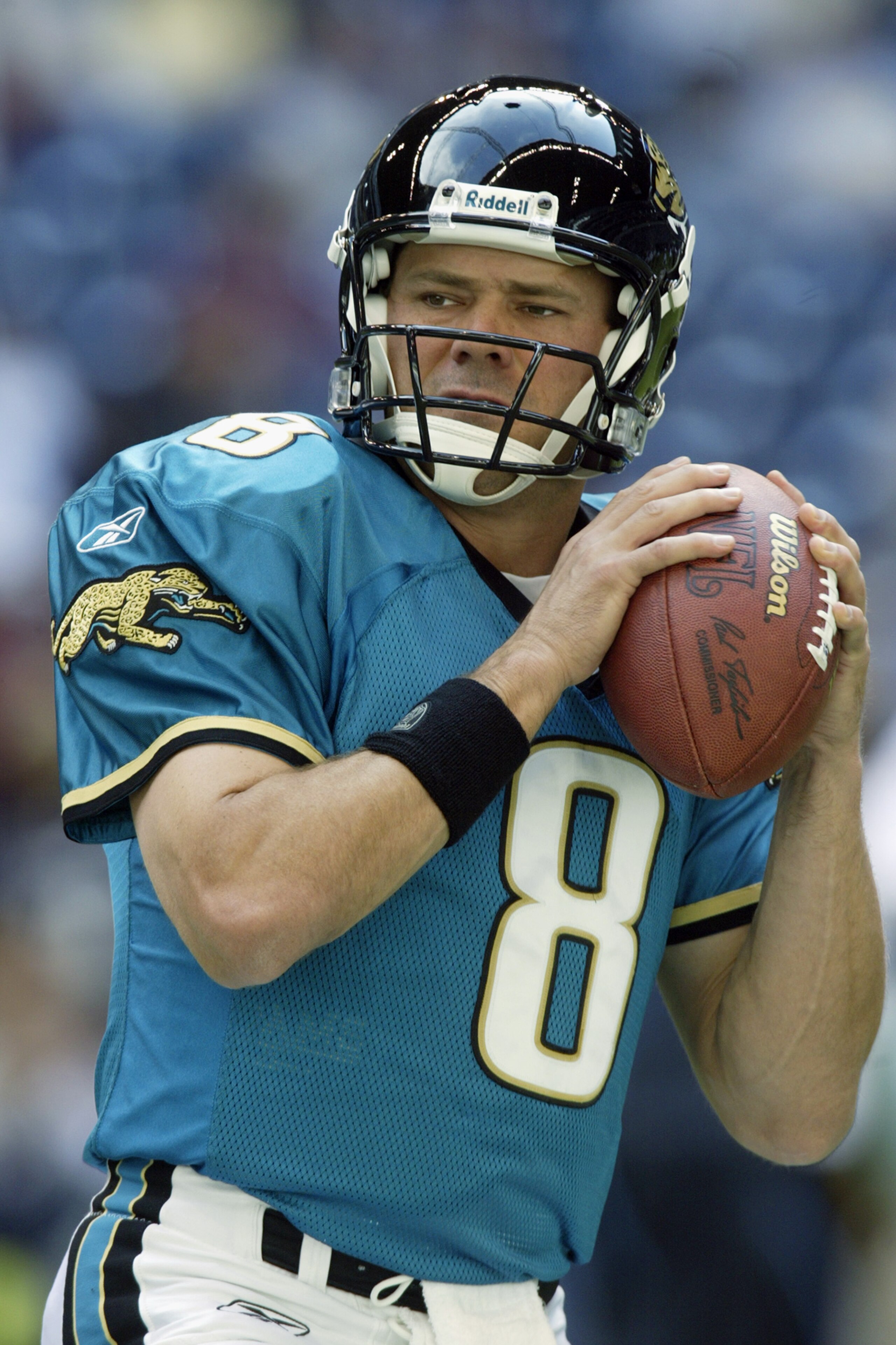 IRVING, TX - NOVEMBER 24:  Quarterback Mark Brunell #8 of the Jacksonville Jaguars looks to pass during warm-ups prior to the NFL game against the Dallas Cowboys during the NFL game at Texas Stadium on November 24, 2002 in Irving, Texas.  The Jaguars defe