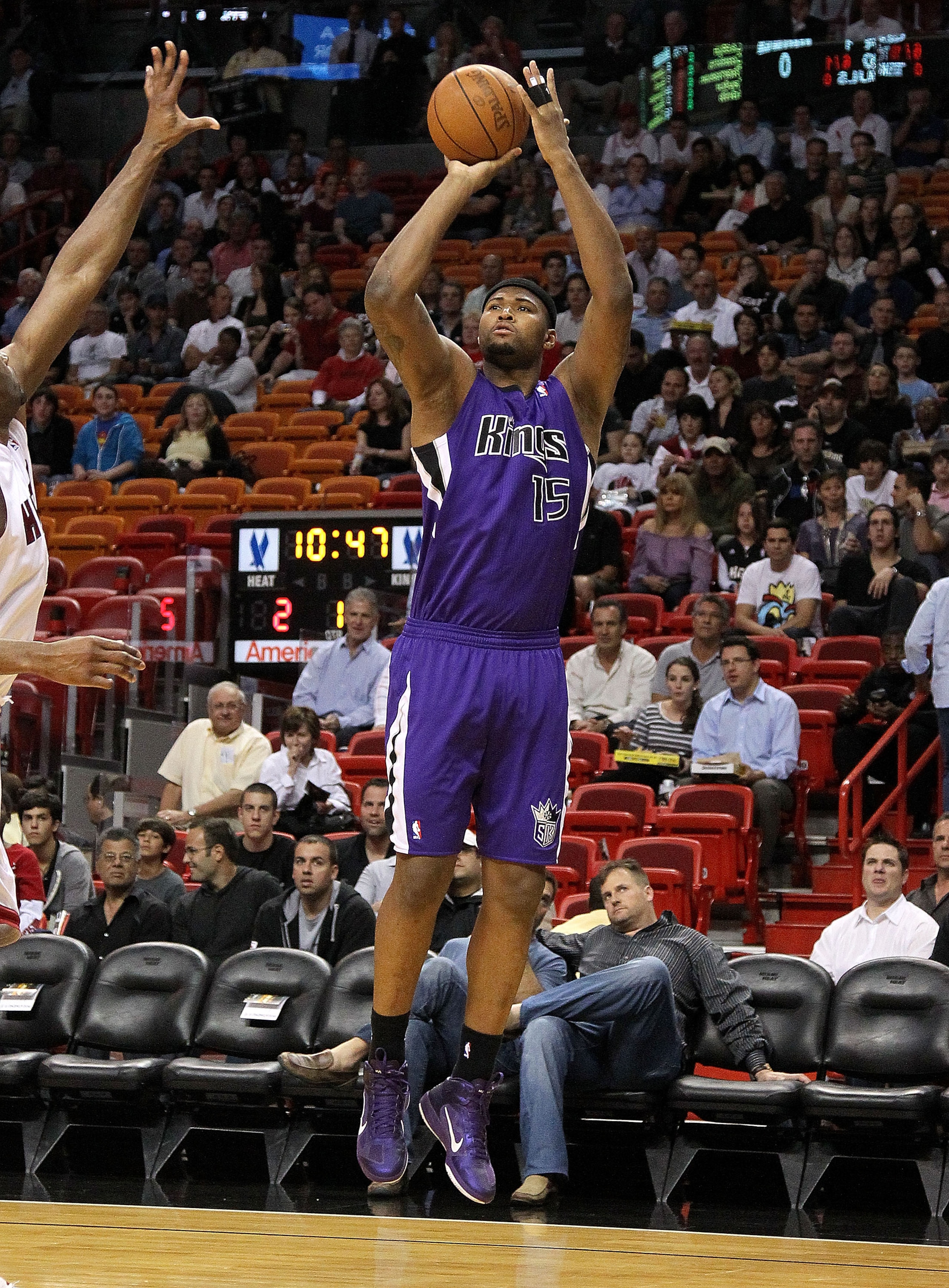 MIAMI, FL - FEBRUARY 22: DeMarcus Cousins #15 of the Sacramento Kings shoots a jump shot during a game against the Miami Heat at American Airlines Arena on February 22, 2011 in Miami, Florida. NOTE TO USER: User expressly acknowledges and agrees that, MIAMI, FL - FEBRUARY 22: DeMarcus Cousins #15 of the Sacramento Kings shoots a jump shot during a game against the Miami Heat at American Airlines Arena on February 22, 2011 in Miami, Florida. NOTE TO USER: User expressly acknowledges and agrees that,