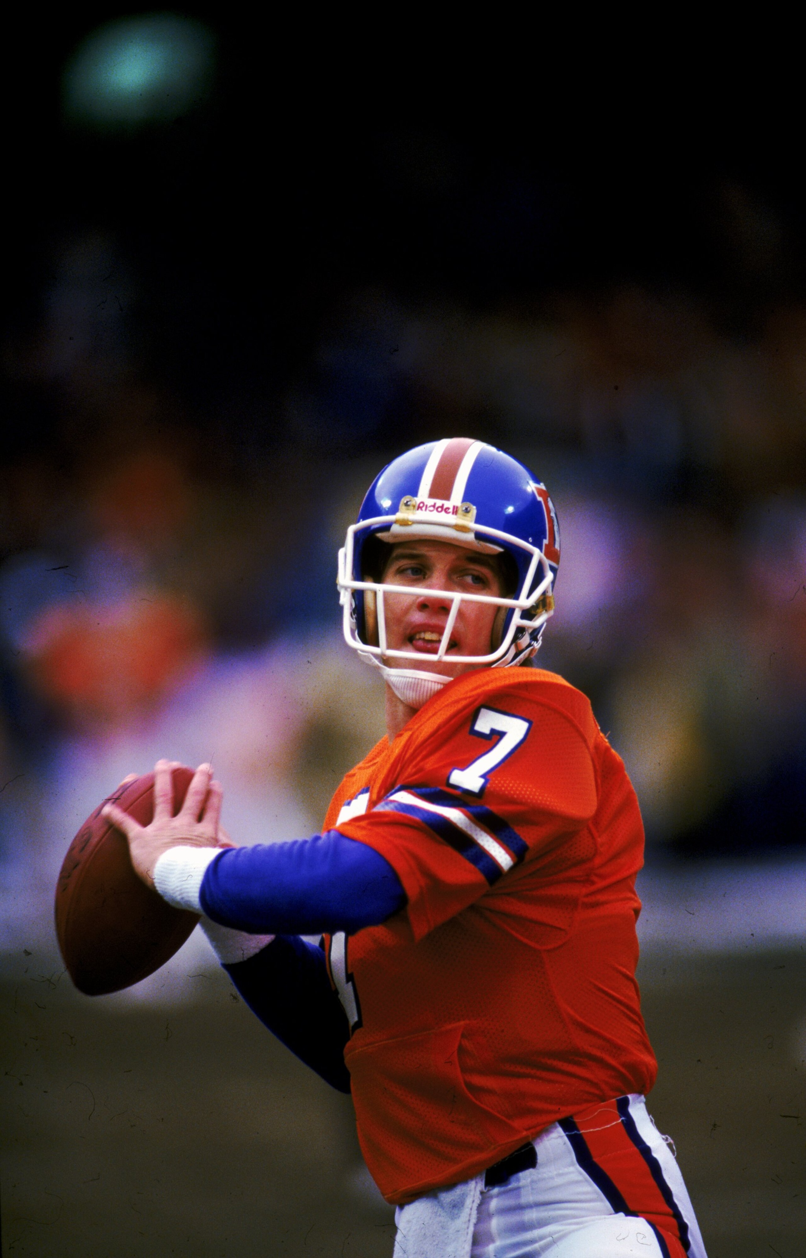 Undated:   John Elway #7 of the Denver Broncos makes a pass during a game against the Cleveland Browns. The Broncos defeated the Beowns 23-20. Mandatory Credit: Bob Martin  /Allsport
